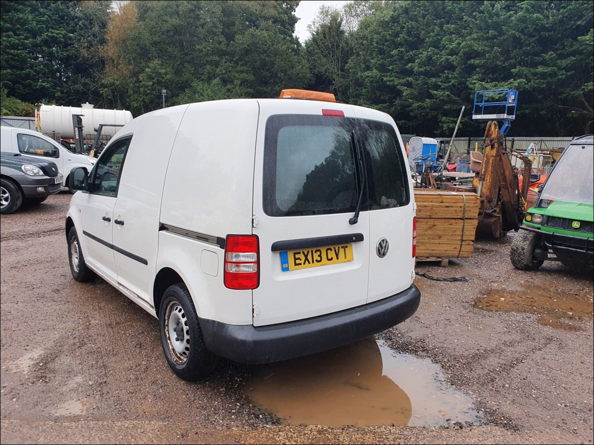 13/13 VOLKSWAGEN CADDY C20 TDI 75 - 1598cc Van (White, 75k) - Image 4 of 8