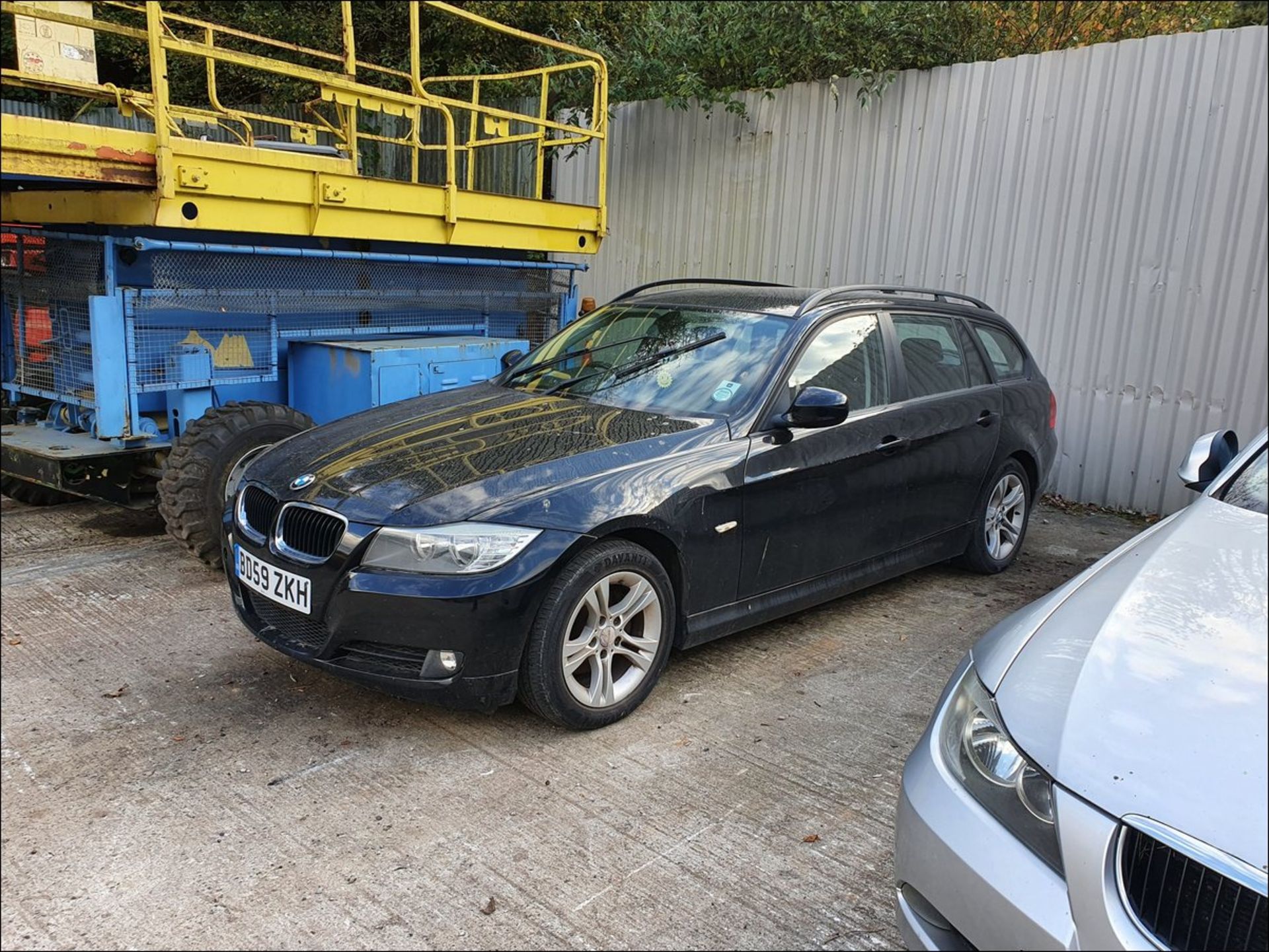 10/59 BMW 318I ES - 1995cc NON RUNNER 5dr Estate (Black, 0k) - Image 2 of 12