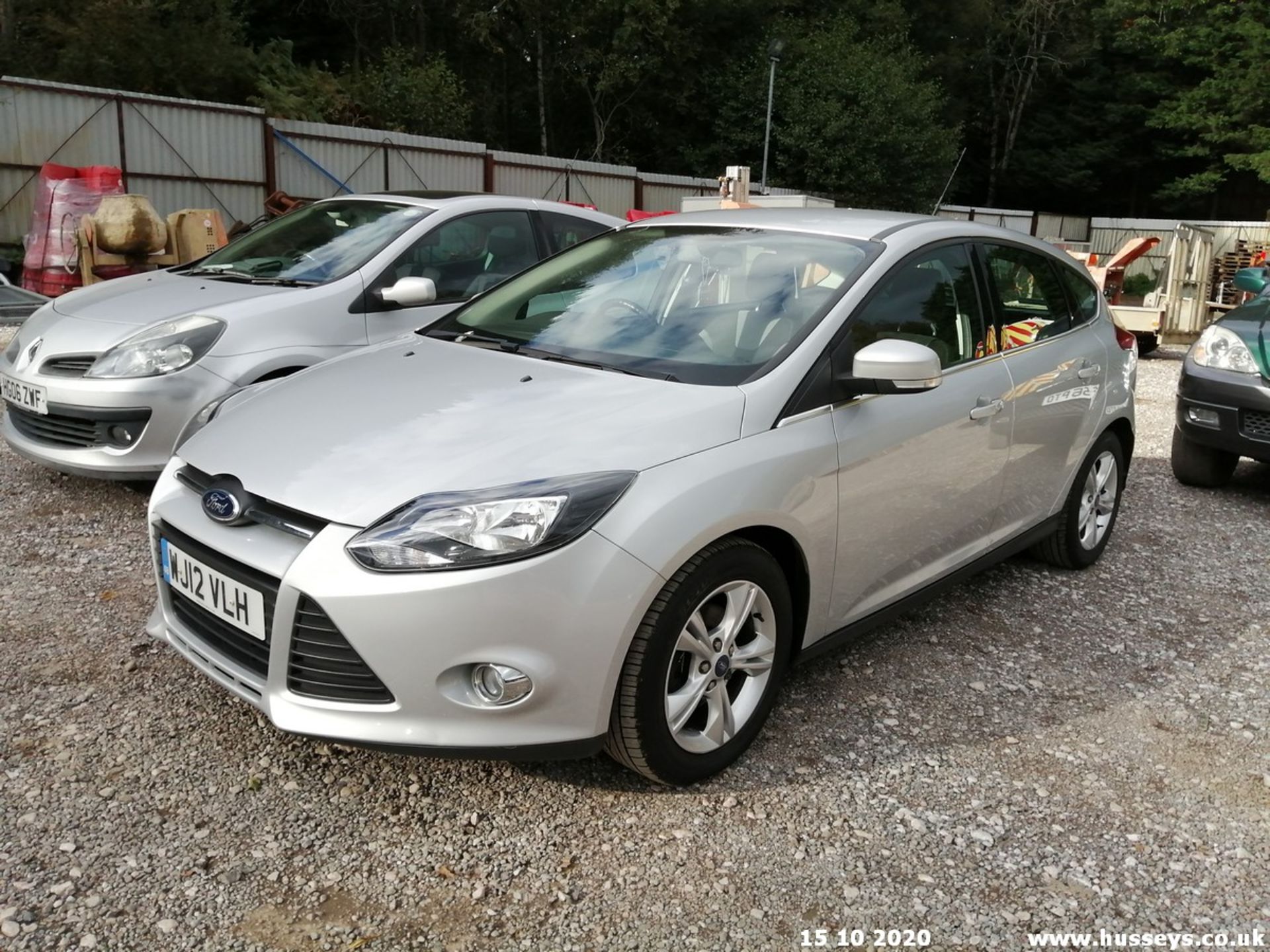 12/12 FORD FOCUS ZETEC TURBO - 998cc 5dr Hatchback (Silver, 71k) - Image 3 of 10