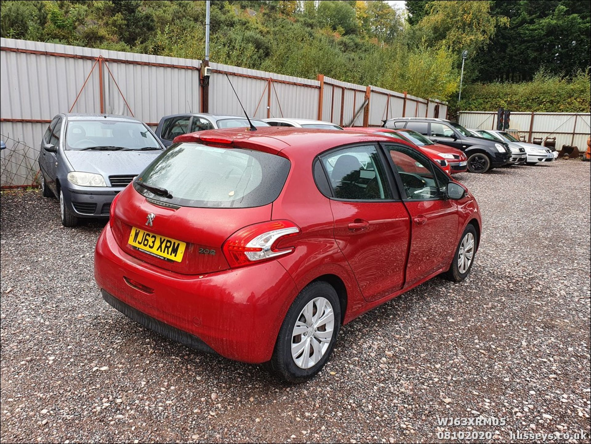 13/63 PEUGEOT 208 ACCESS PLUS - 1199cc 5dr Hatchback (Red, 13k) - Image 5 of 12