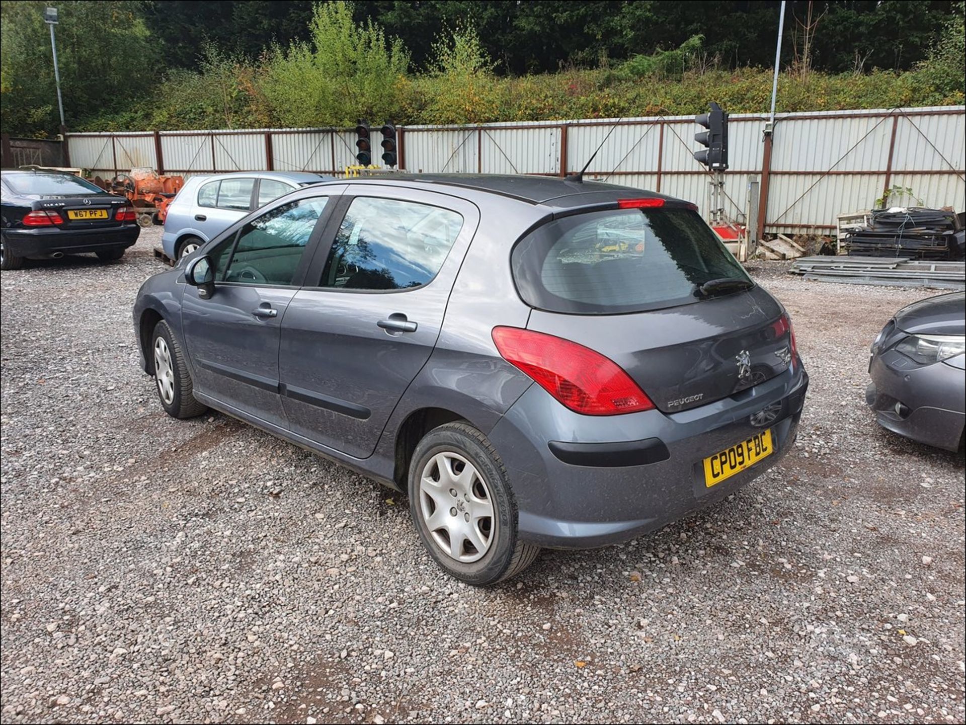 09/09 PEUGEOT 308 S - 1397cc 5dr Hatchback (Grey, 95k) - Image 4 of 12