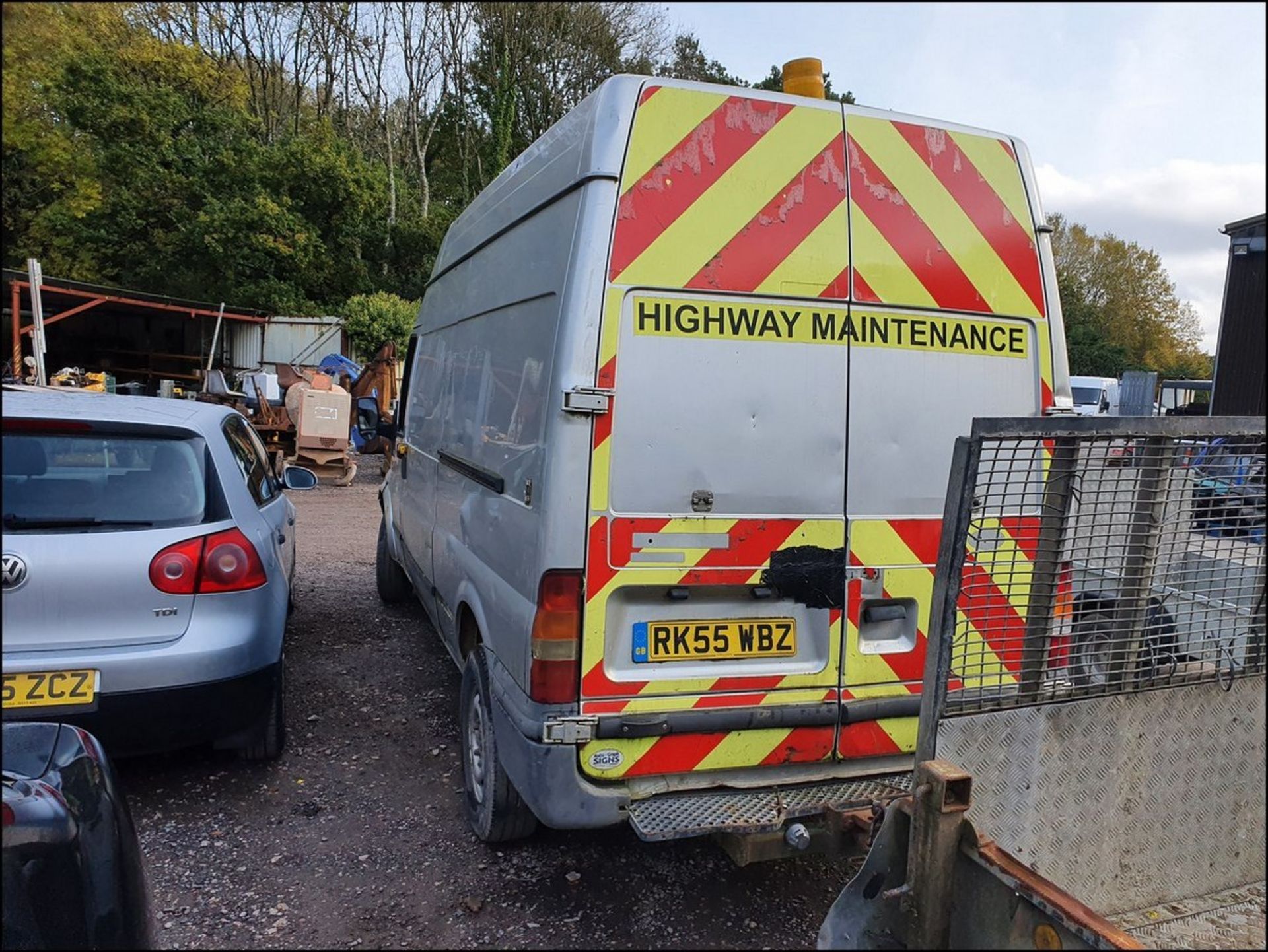 05/55 FORD TRANSIT 350 LWB - 2402cc 2dr Van (Silver, 170k) - Image 4 of 6