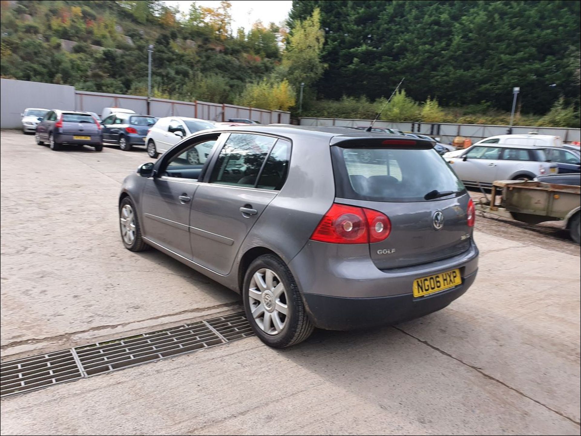 06/06 VOLKSWAGEN GOLF SPORT FSI - 1984cc 5dr Hatchback (Grey, 134k) - Image 7 of 14