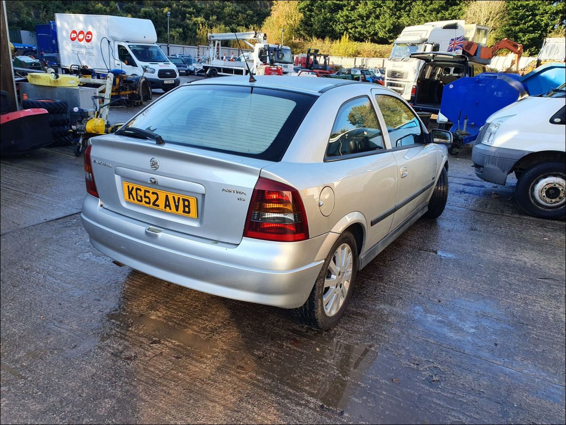 02/52 VAUXHALL ASTRA SXI 16V - 1598cc 3dr Hatchback (Silver, 84k) - Image 5 of 13