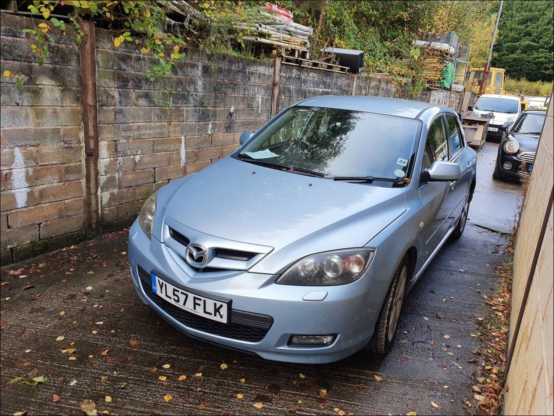 08/57 MAZDA 3 SPORT - 1999cc 5dr Hatchback (Blue, 92k) - Image 2 of 10