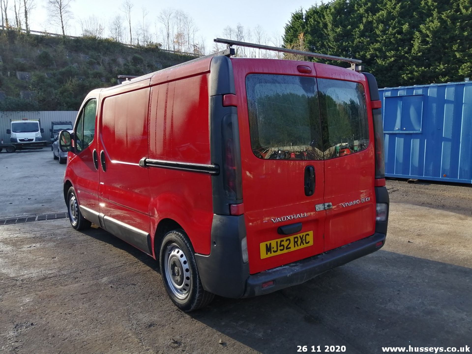 03/52 VAUXHALL VIVARO 2700 DI SWB - 1870cc 5dr Van (Red, 84k) - Image 5 of 9