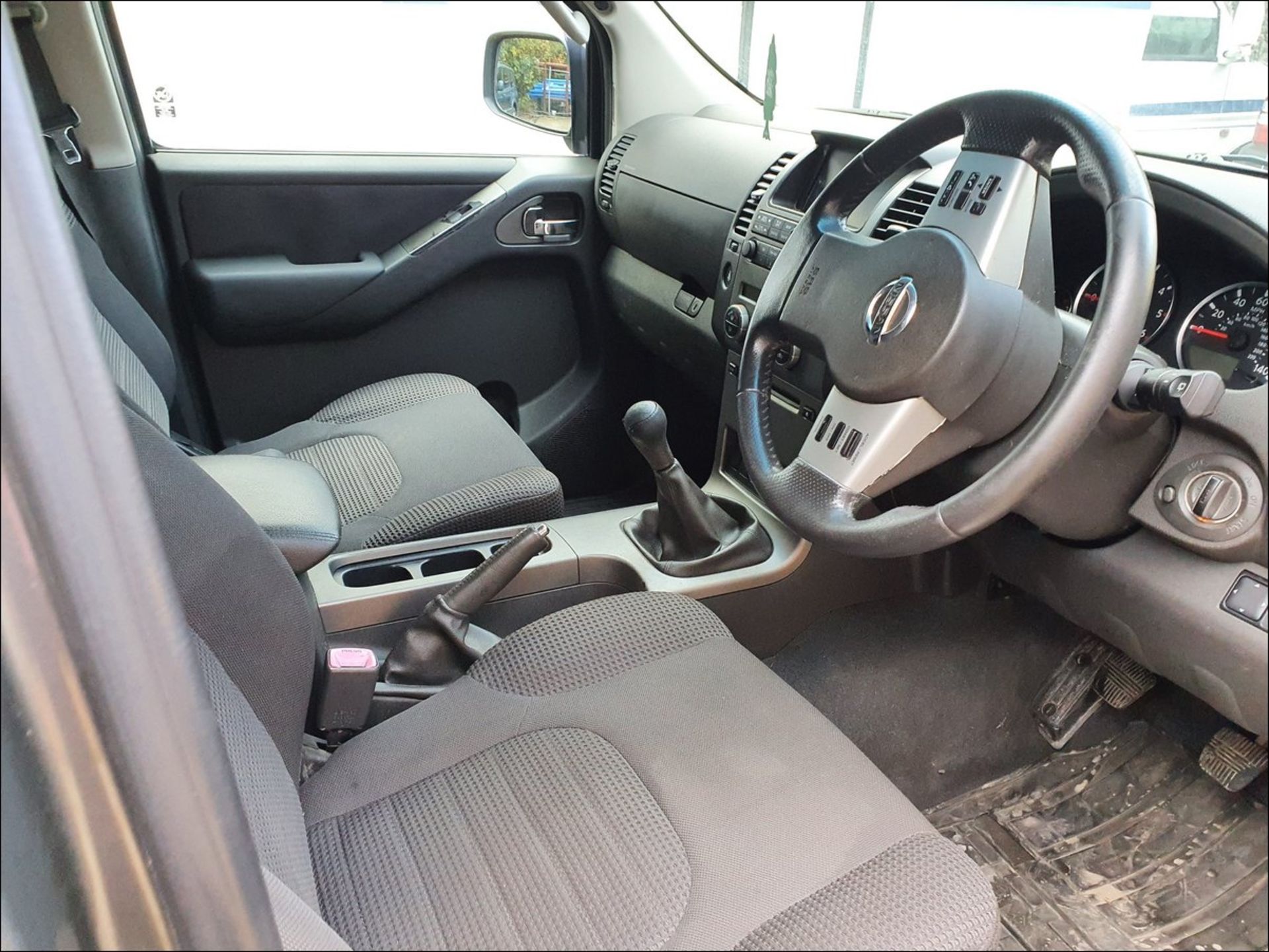 08/08 NISSAN PATHFINDER SPORT DCI - 2488cc 5dr Estate (Grey, 113k) - Image 5 of 10