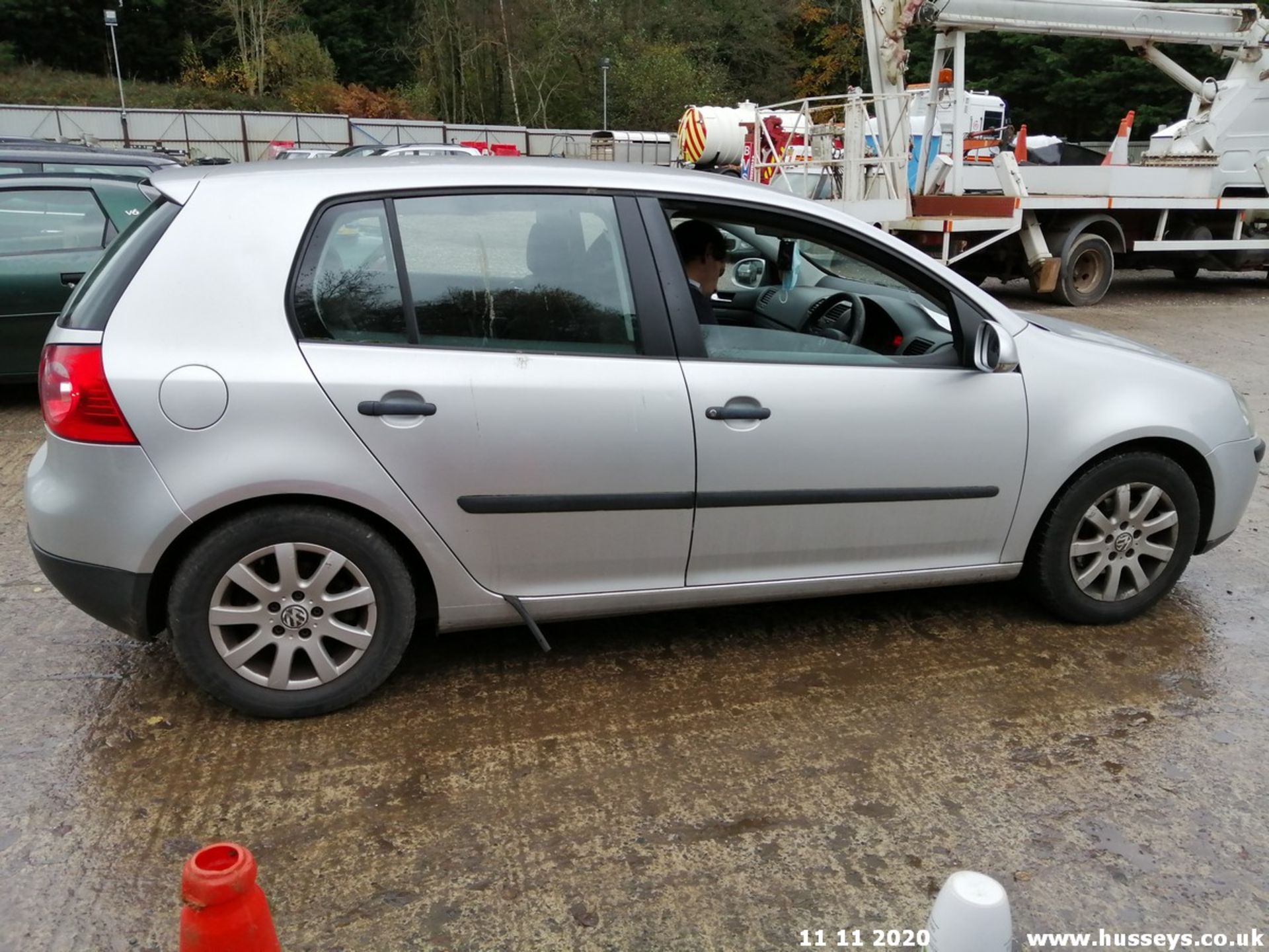 04/04 VOLKSWAGEN GOLF S - 1390cc 5dr Hatchback (Silver, 136k) - Image 6 of 14