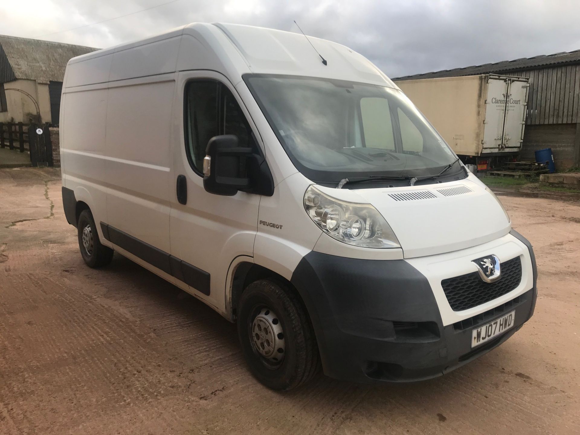 07/07 PEUGEOT BOXER 335 MWB - 2198cc Van (White, 116k 5 service stamps)