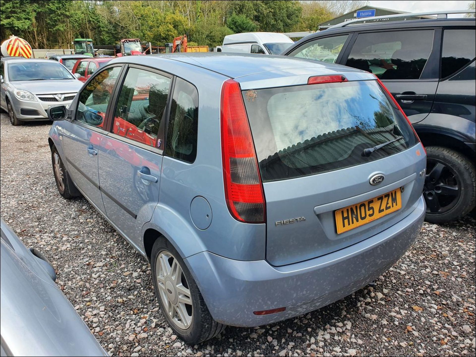 05/05 FORD FIESTA GHIA - 1388cc 5dr Hatchback (Blue, 65k) - Image 3 of 10