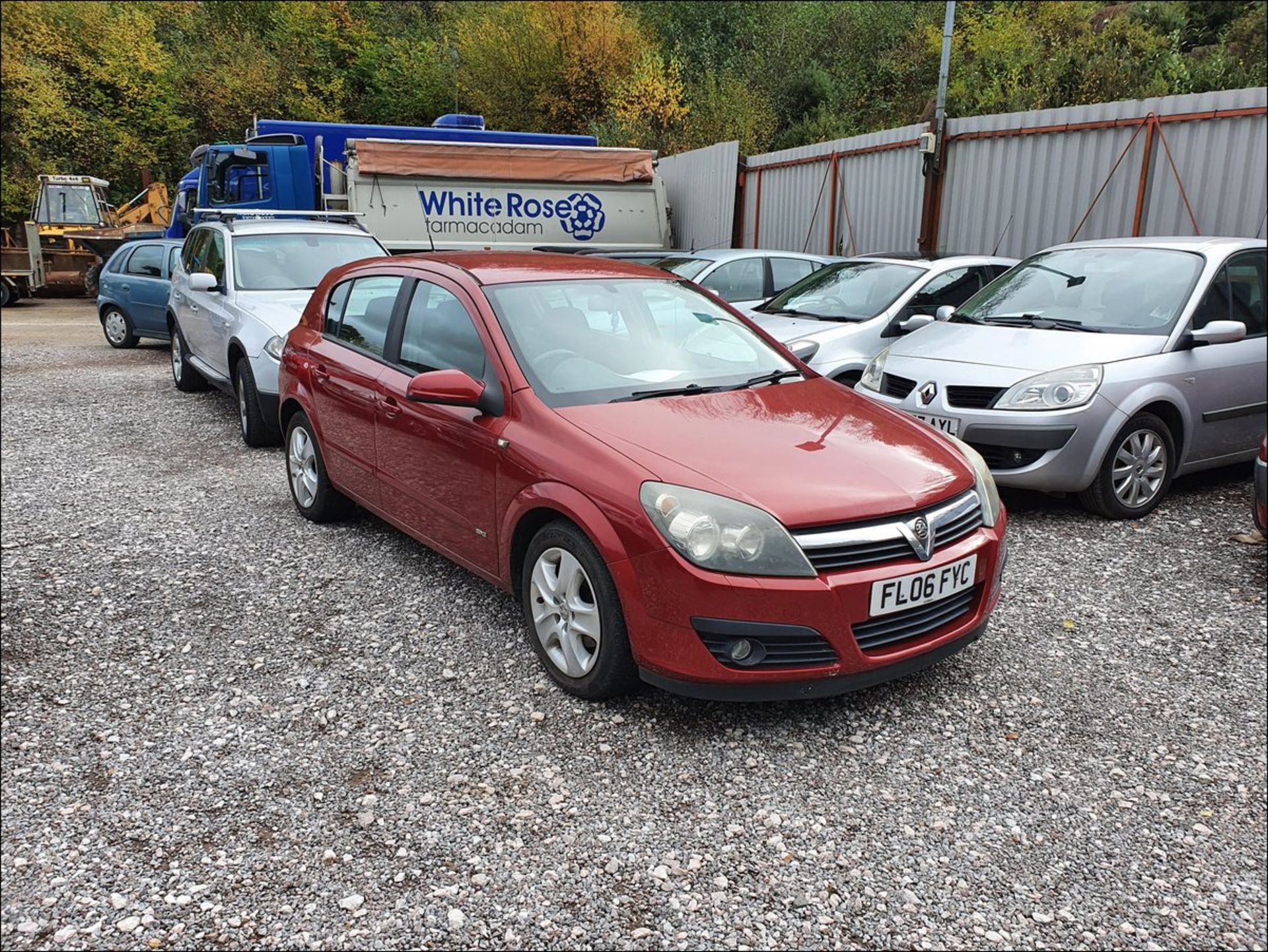 06/06 VAUXHALL ASTRA SXI TWINPORT - 1598cc 5dr Hatchback (Red, 124k) - Image 7 of 9