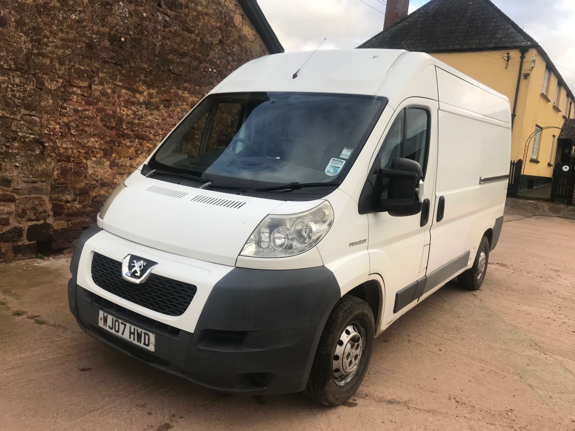 07/07 PEUGEOT BOXER 335 MWB - 2198cc Van (White, 116k 5 service stamps) - Image 3 of 16