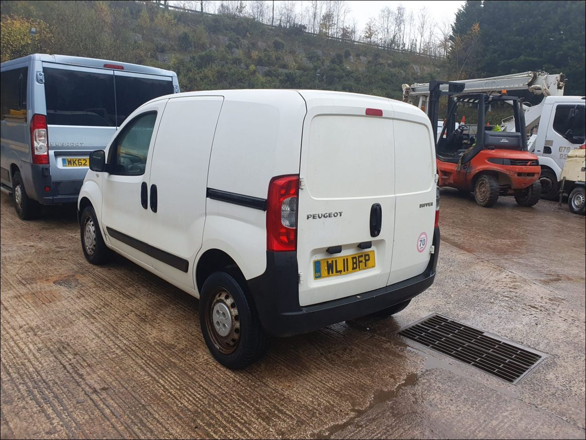 11/11 PEUGEOT BIPPER S HDI - 1399cc 5dr Van (White, 79k) - Image 4 of 10