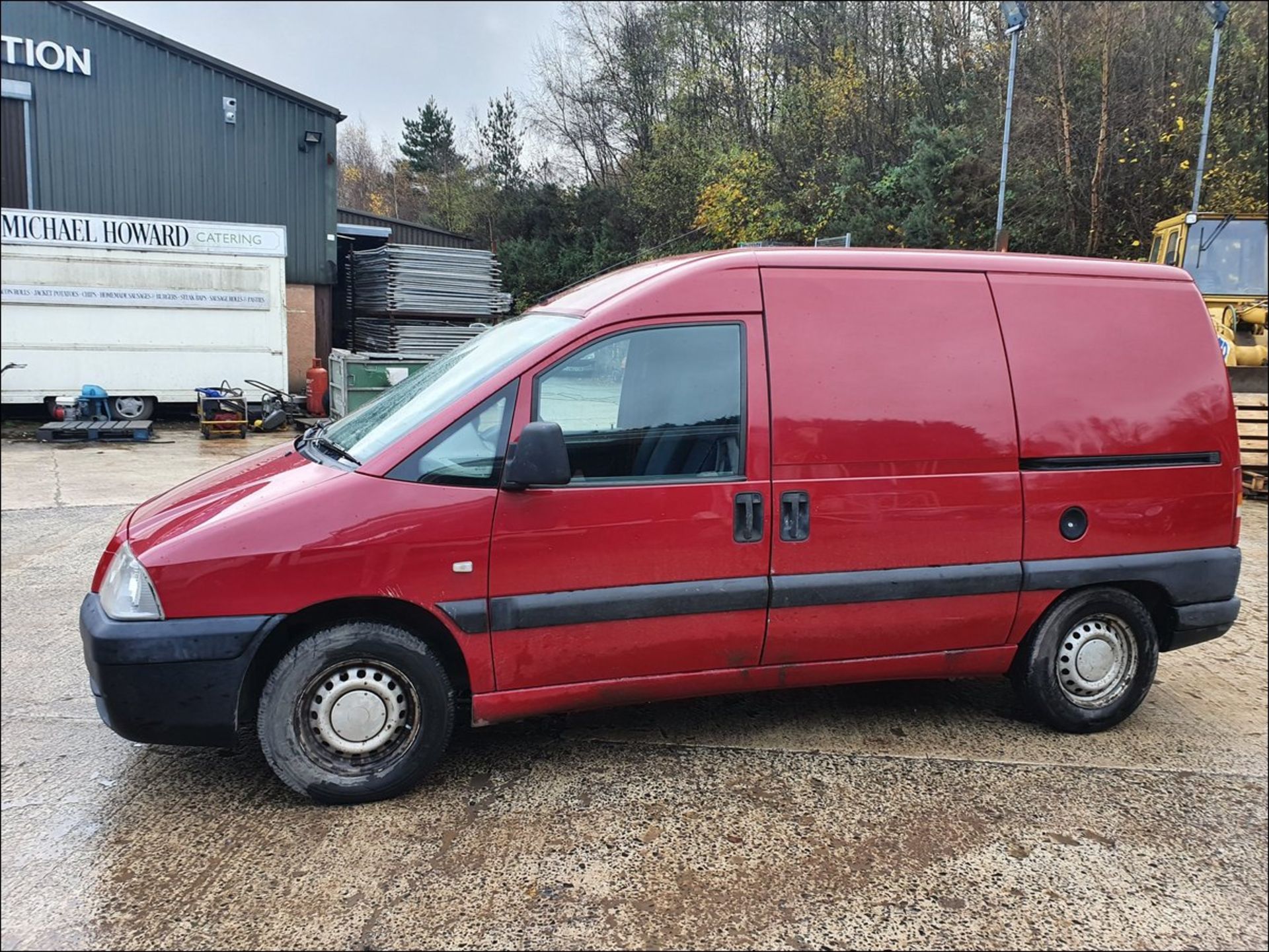 06/06 PEUGEOT EXPERT 815D - 1868cc 6dr Van (Red, 189k) - Image 4 of 11