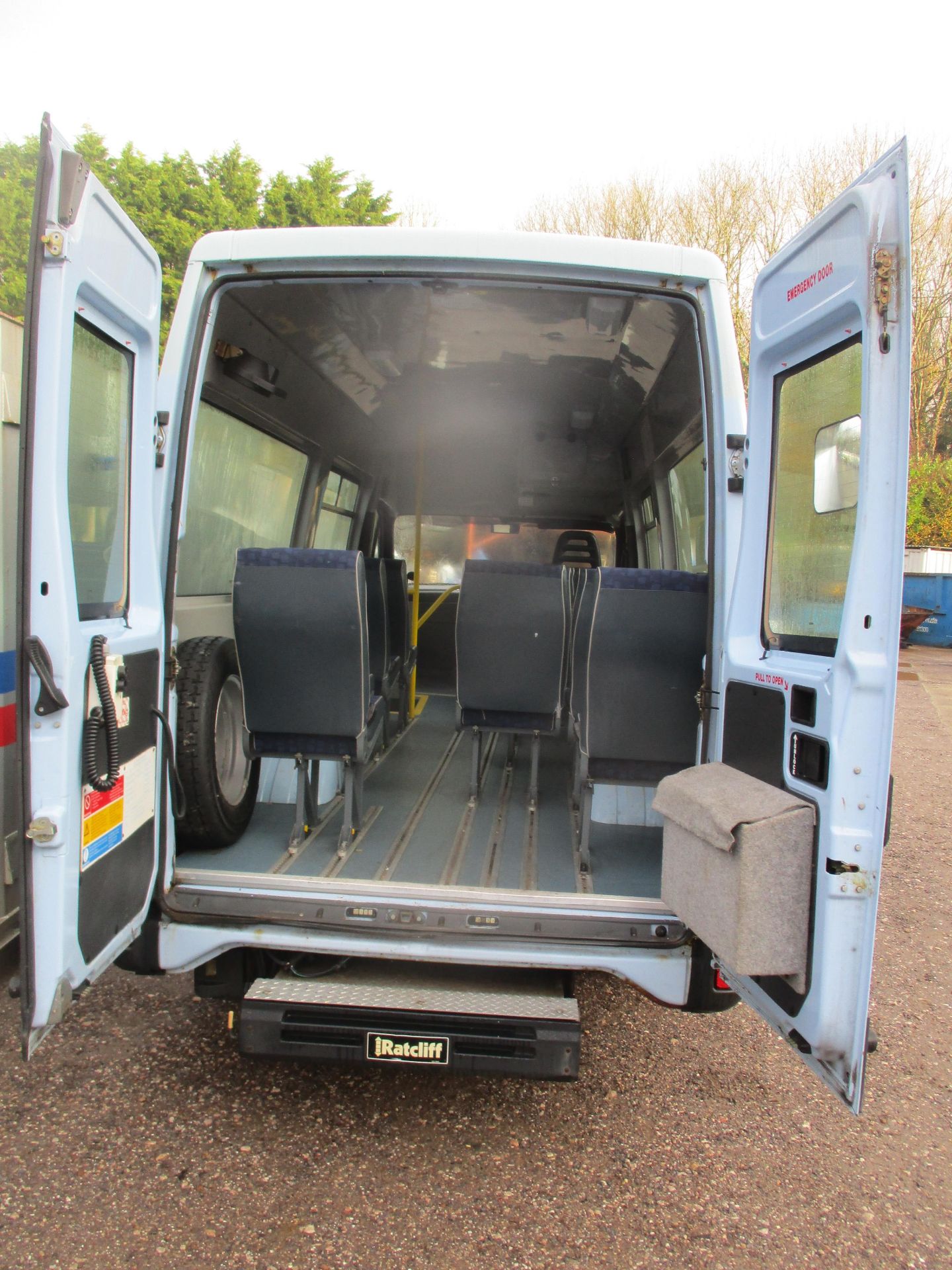 05/55 IVECO DAILY 40C12 - 2300cc Minibus (Blue, 38k) - Image 3 of 7