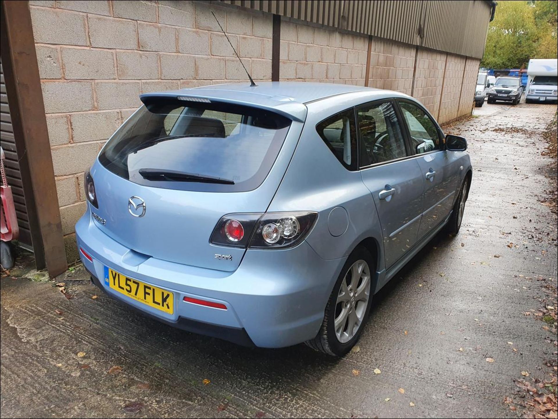 08/57 MAZDA 3 SPORT - 1999cc 5dr Hatchback (Blue, 92k) - Image 7 of 10