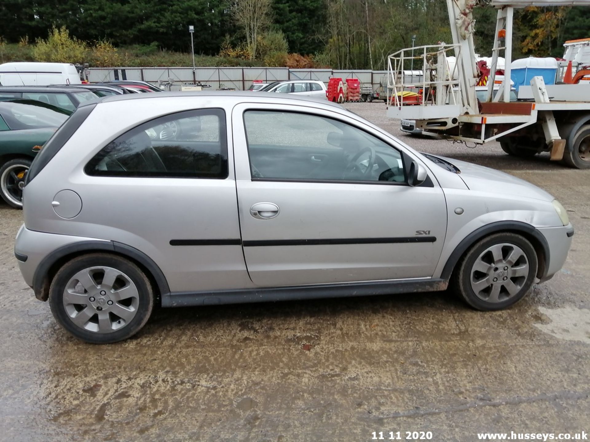 03/53 VAUXHALL CORSA SXI 16V - 1199cc 3dr Hatchback (Silver, 93k) - Image 6 of 11