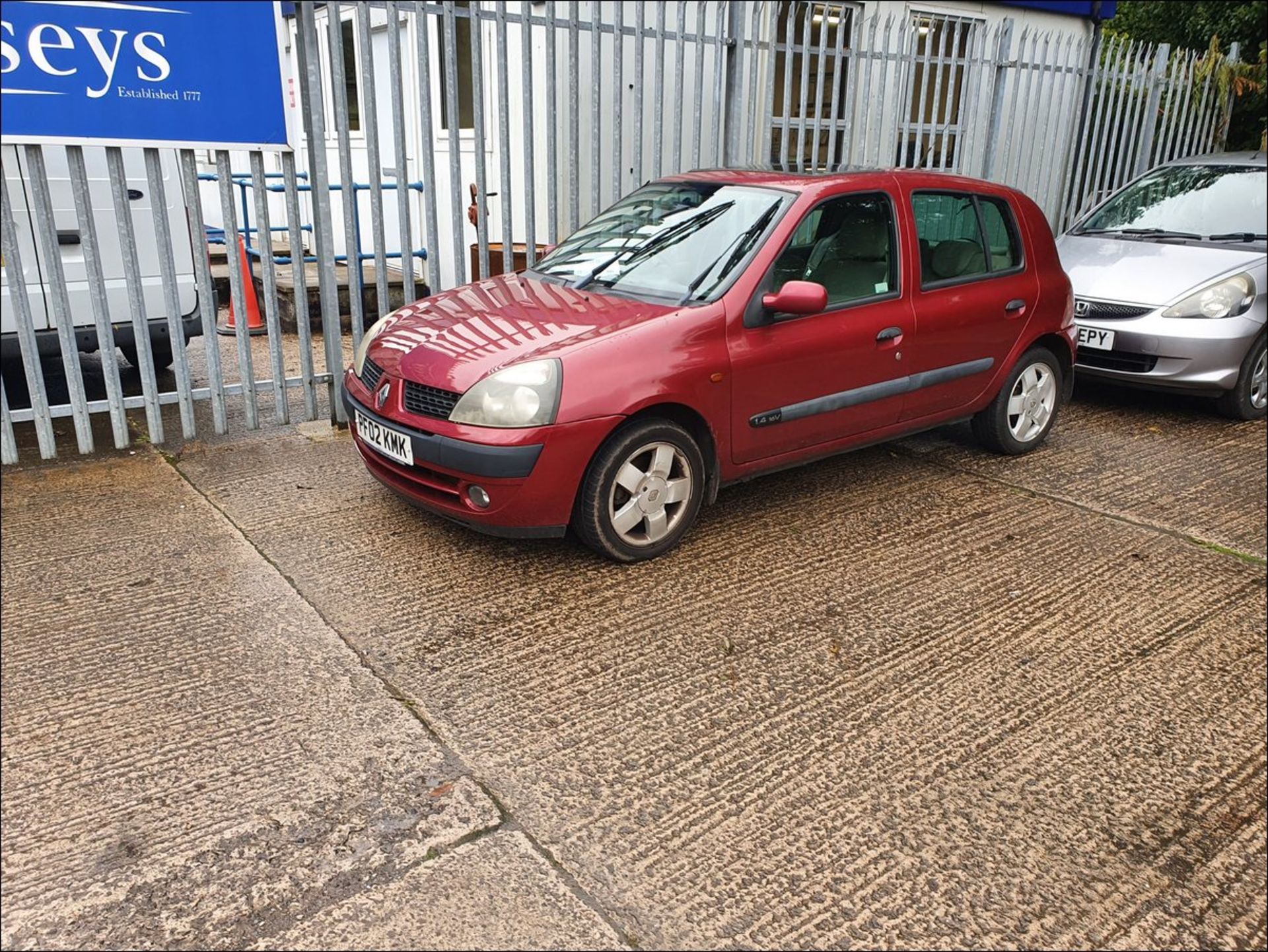 02/02 RENAULT CLIO PRIVILEGE 16V - 1390cc 5dr Hatchback (Red, 82k) - Image 11 of 11