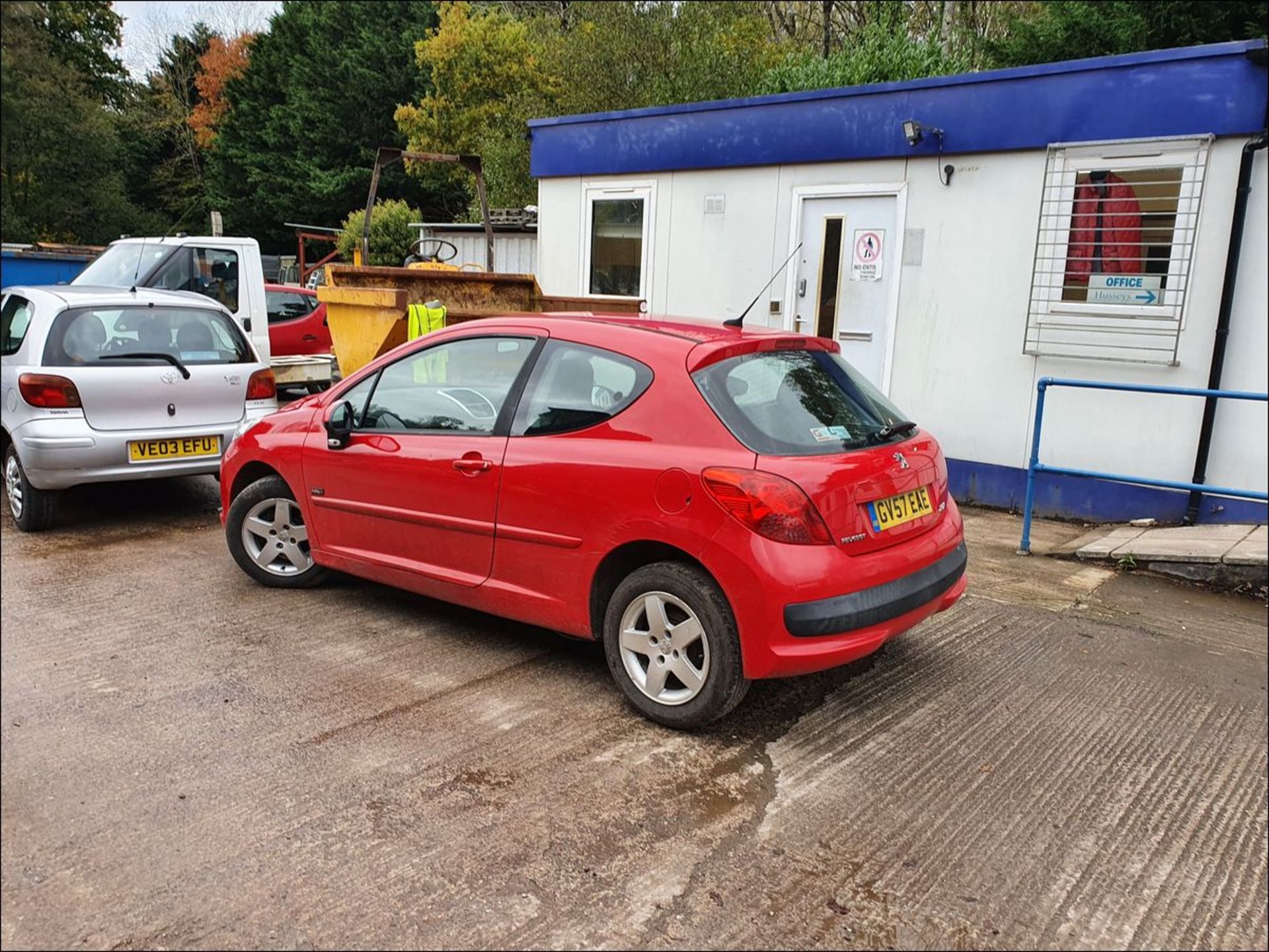 07/57 PEUGEOT 207 M:PLAY - 1360cc 3dr Hatchback (Red, 88k) - Image 3 of 11