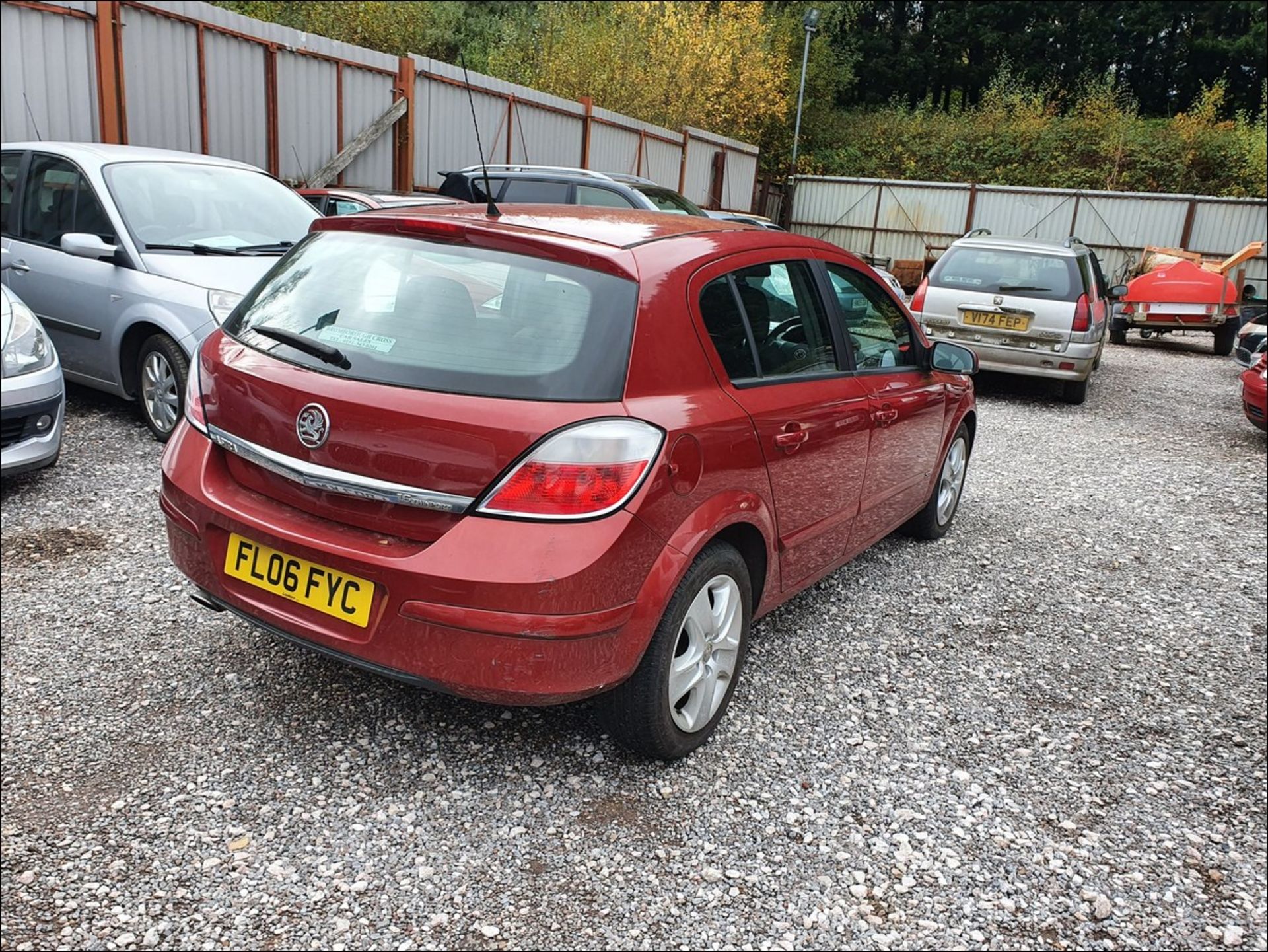 06/06 VAUXHALL ASTRA SXI TWINPORT - 1598cc 5dr Hatchback (Red, 124k) - Image 9 of 9