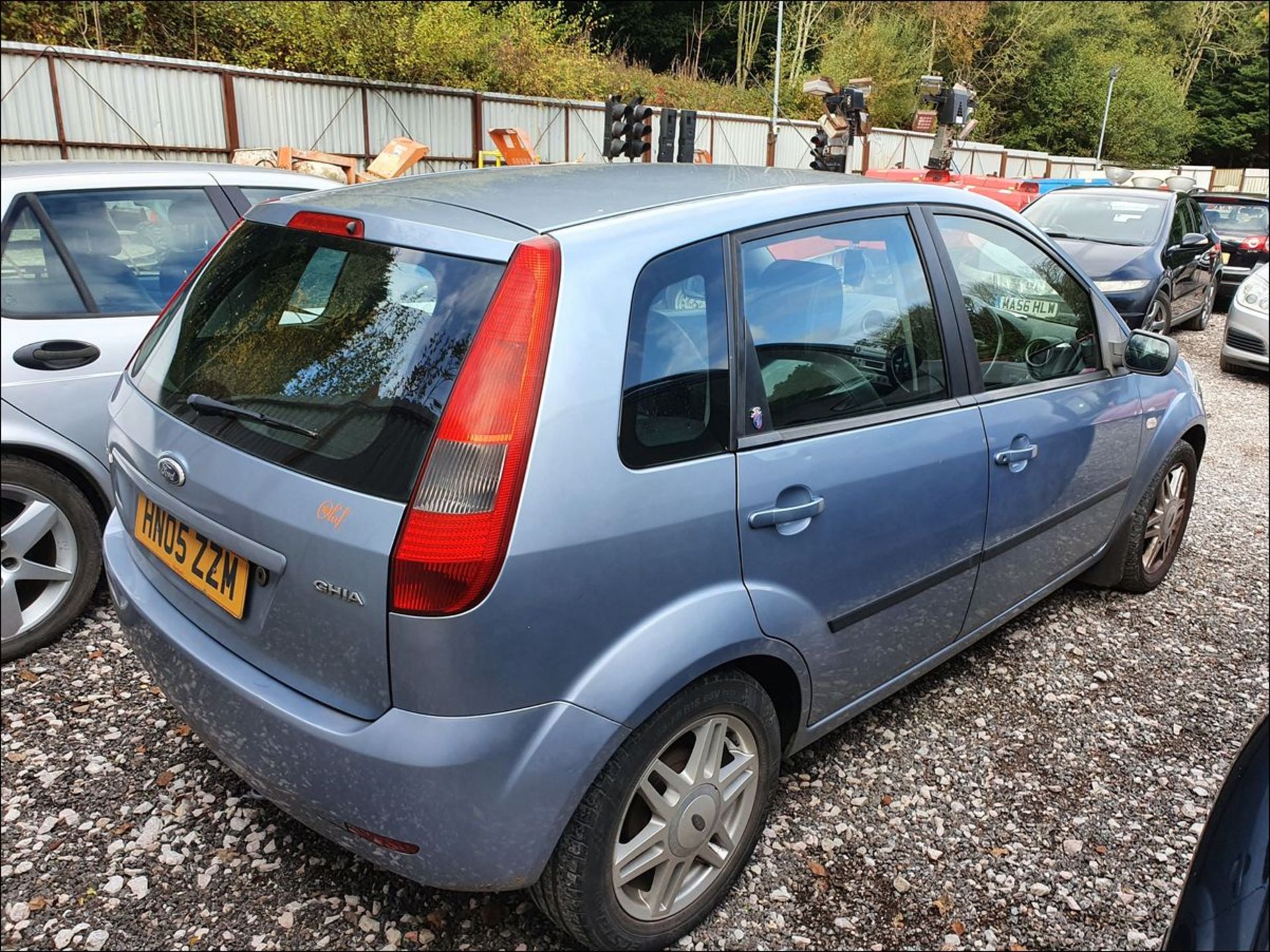 05/05 FORD FIESTA GHIA - 1388cc 5dr Hatchback (Blue, 65k) - Image 4 of 10