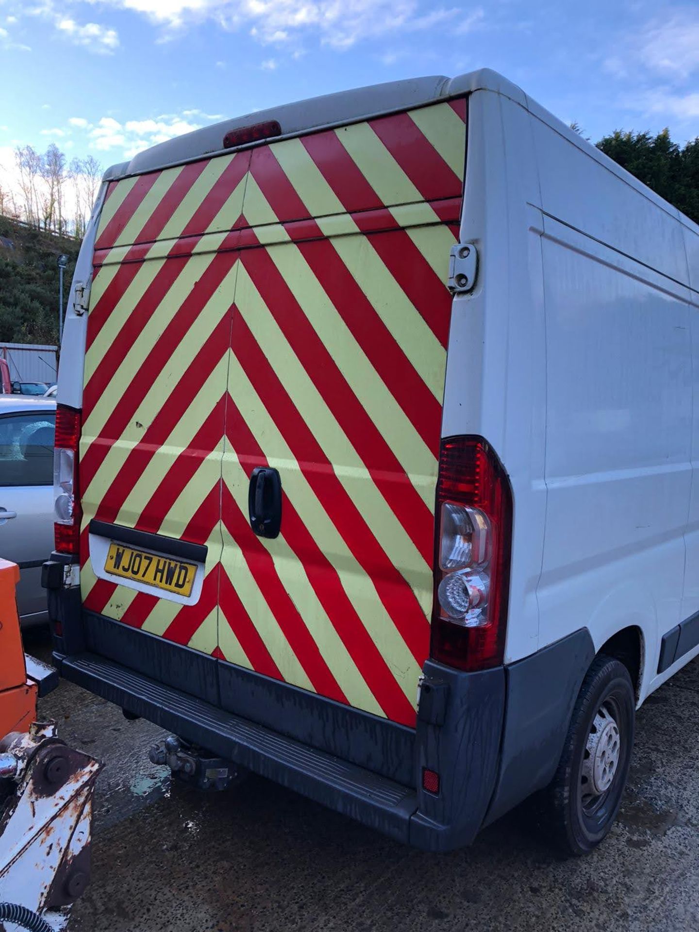 07/07 PEUGEOT BOXER 335 MWB - 2198cc Van (White, 116k 5 service stamps) - Image 13 of 16