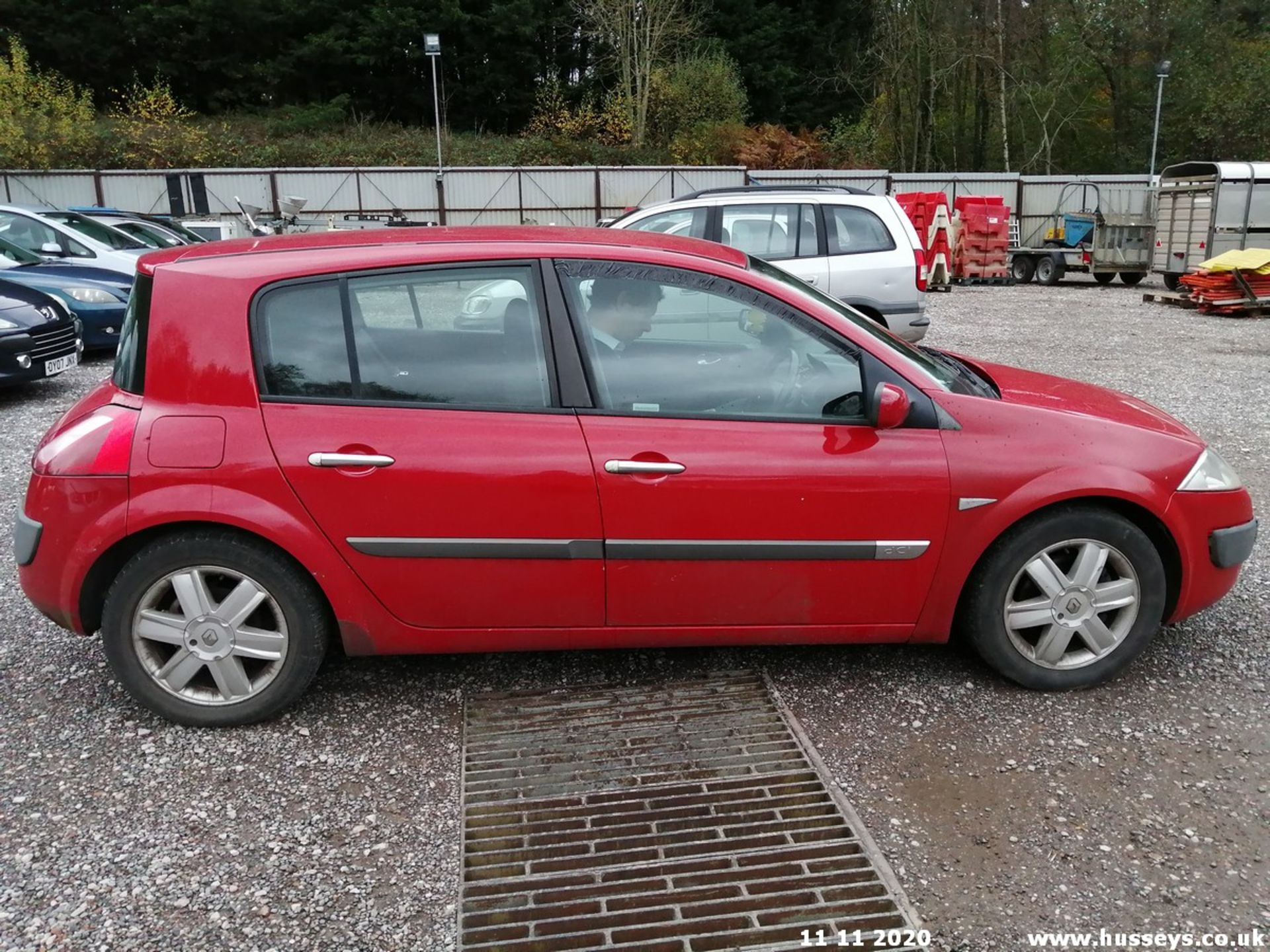 03/53 RENAULT MEGANE DYNAMIQUE DCI 80 - 1461cc 5dr Hatchback (Red, 139k) - Image 4 of 12