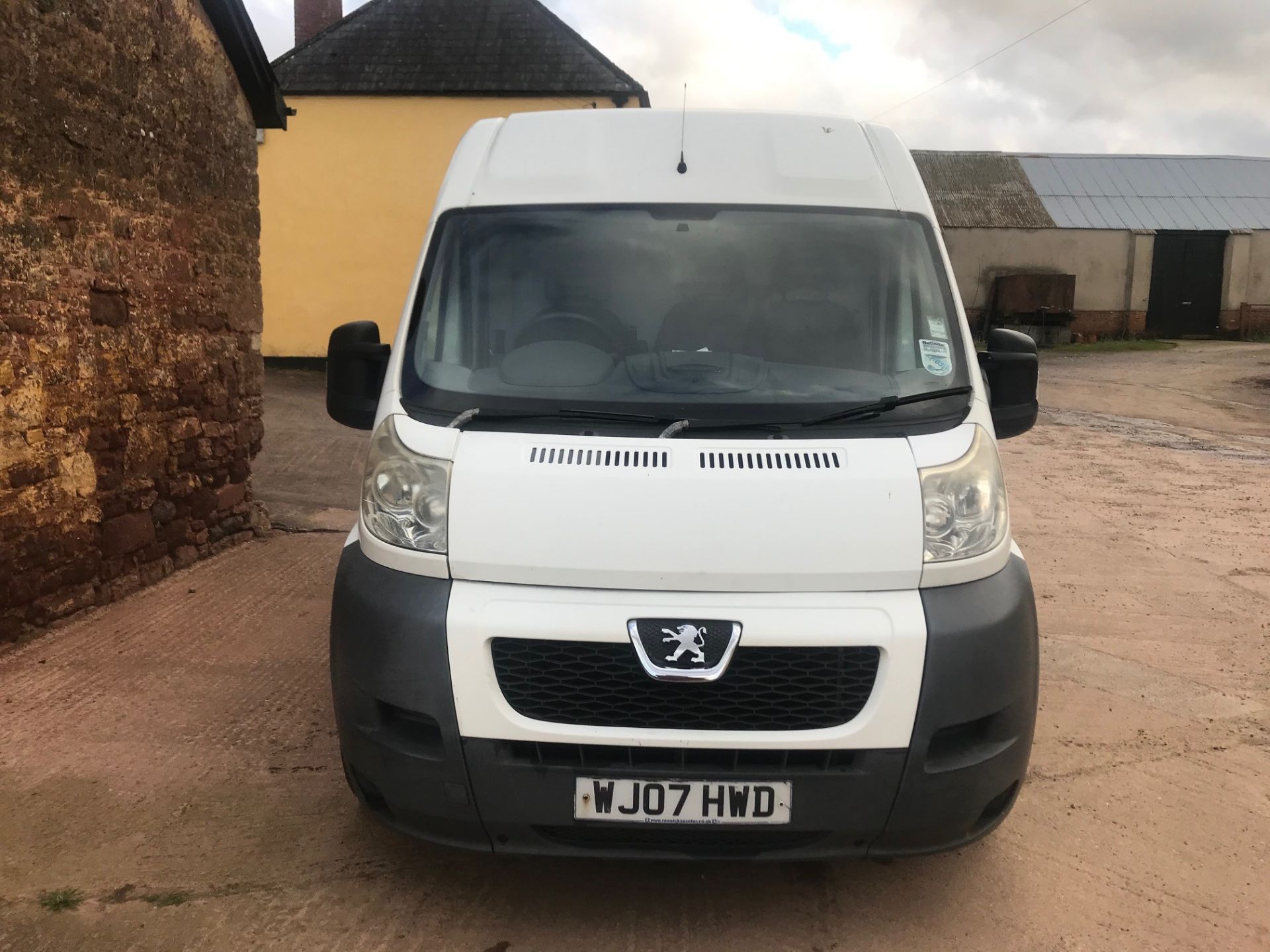 07/07 PEUGEOT BOXER 335 MWB - 2198cc Van (White, 116k 5 service stamps) - Image 2 of 16