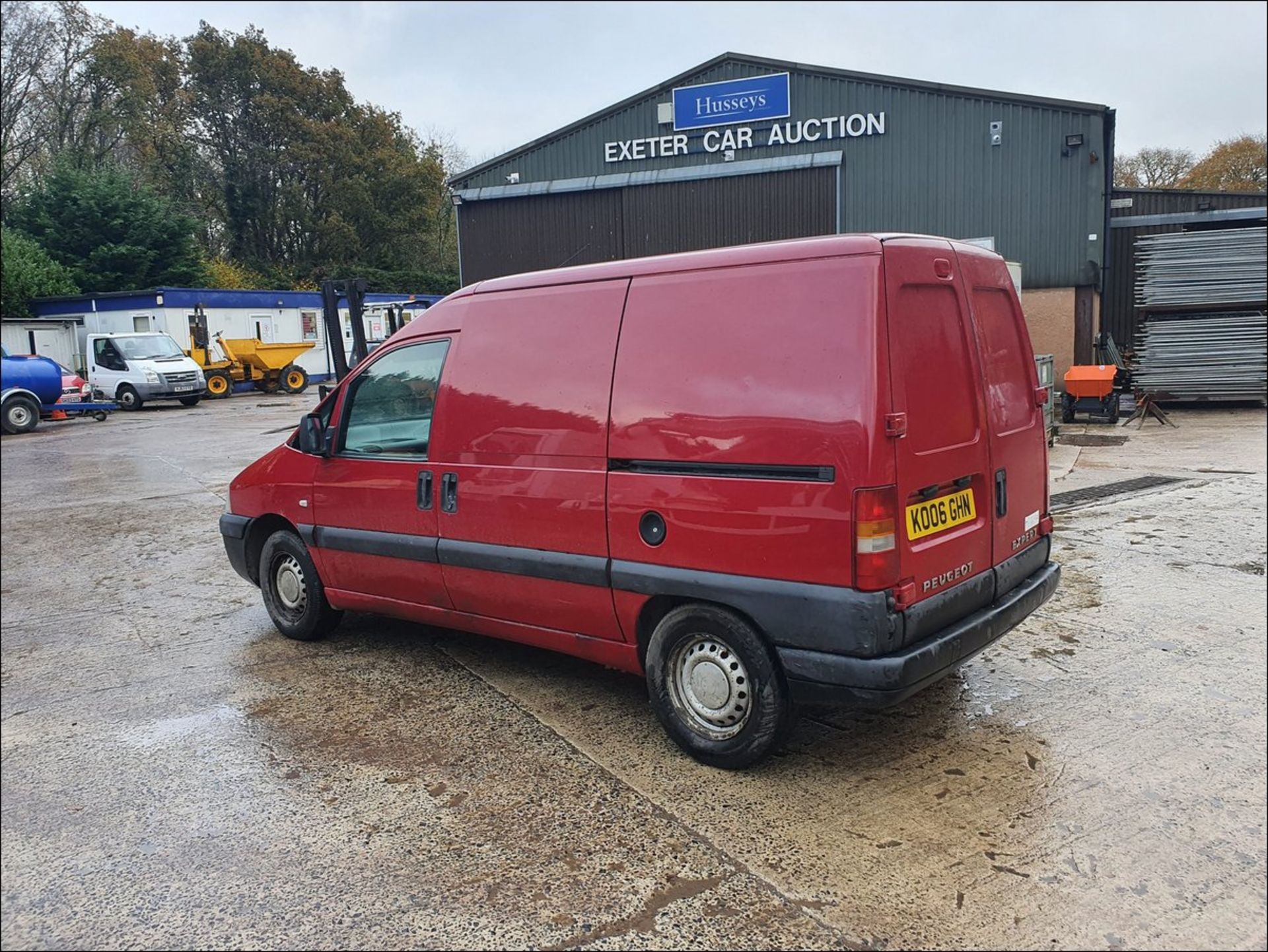 06/06 PEUGEOT EXPERT 815D - 1868cc 6dr Van (Red, 189k) - Image 5 of 11