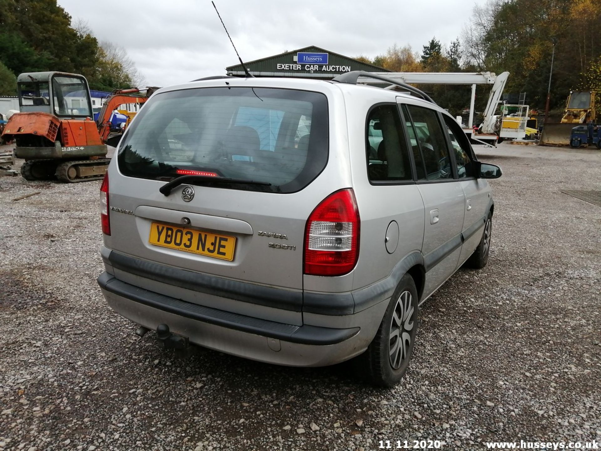 03/03 VAUXHALL ZAFIRA DESIGN DTI 16V - 1995cc 5dr MPV (Silver, 93k) - Image 5 of 12