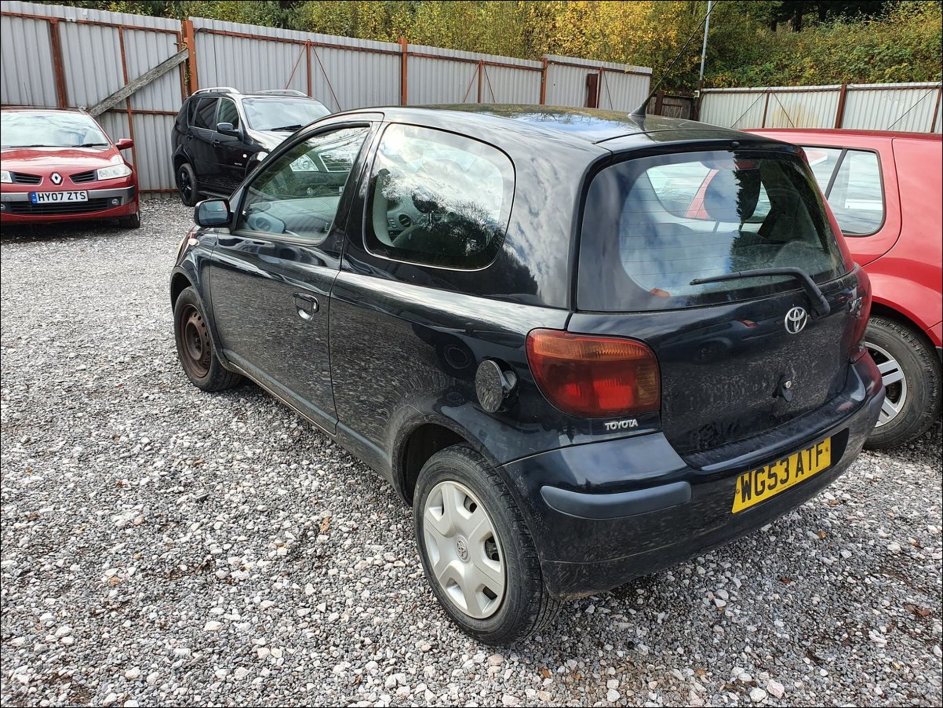 03/53 TOYOTA YARIS T3 D-4D - 1363cc 3dr Hatchback (Black, 0k) - Image 5 of 7