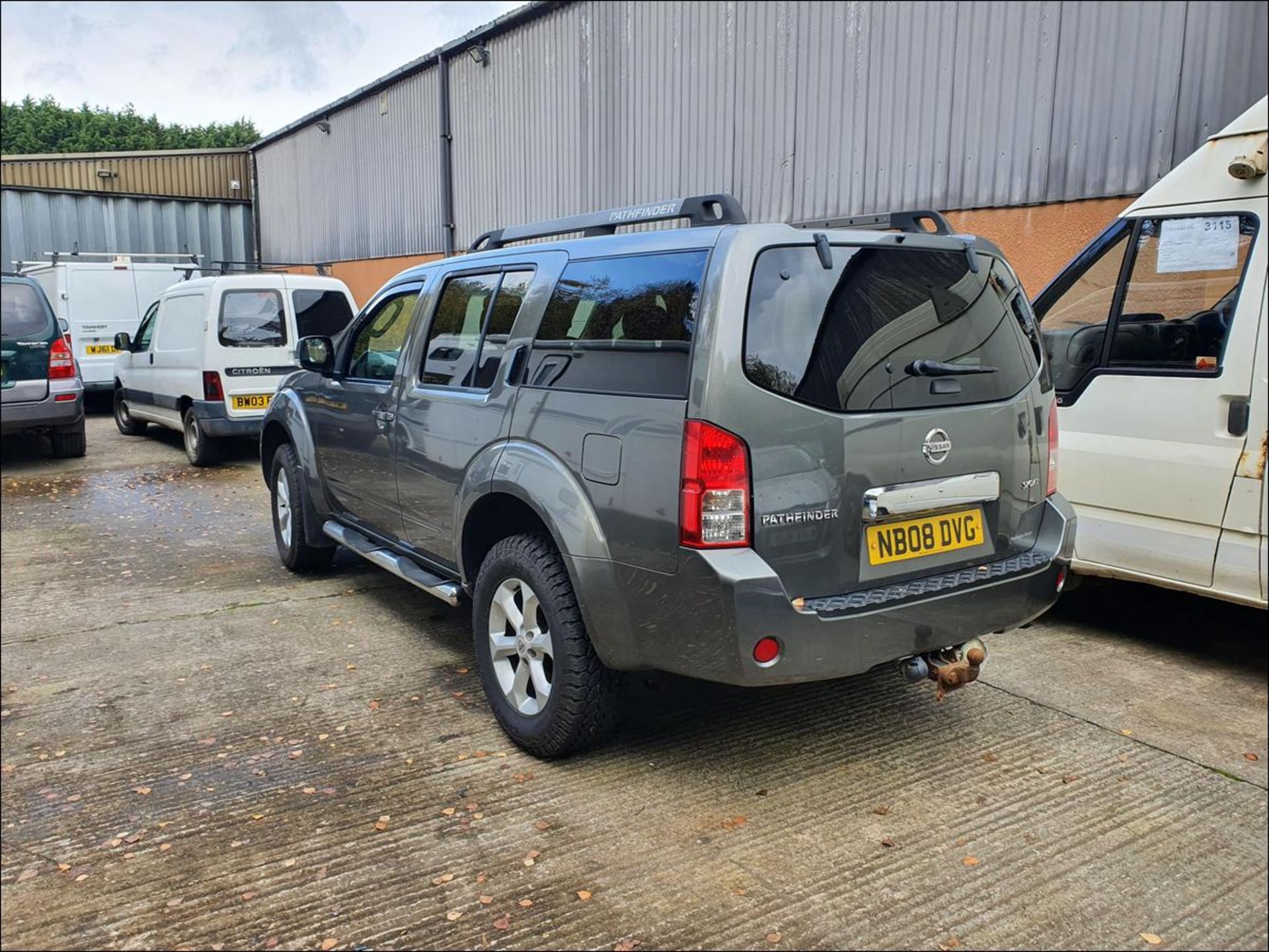 08/08 NISSAN PATHFINDER SPORT DCI - 2488cc 5dr Estate (Grey, 113k) - Image 2 of 10