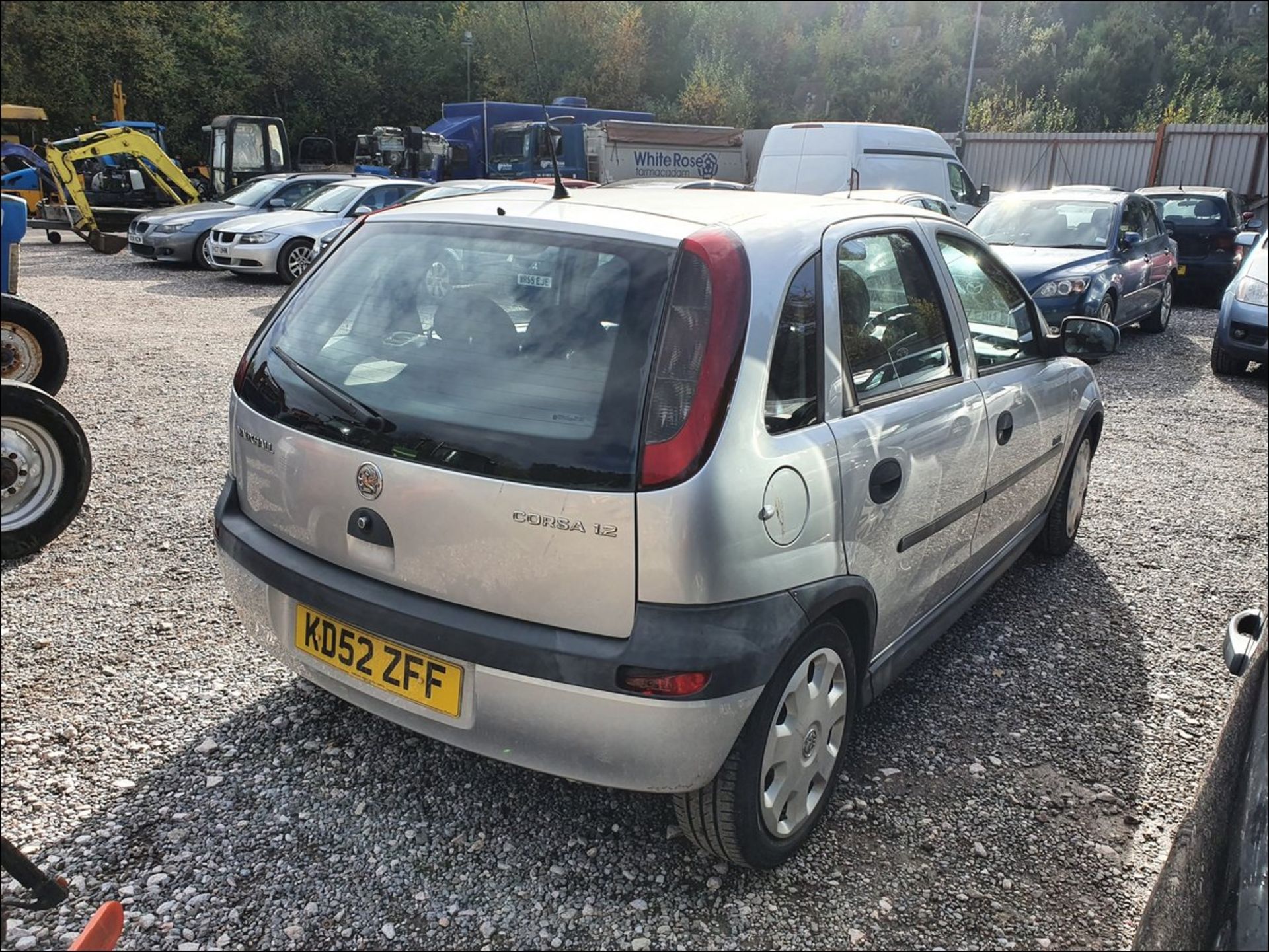 02/52 VAUXHALL CORSA ELEGANCE 16V - 1199cc 5dr Hatchback (Silver, 73k) - Image 4 of 11