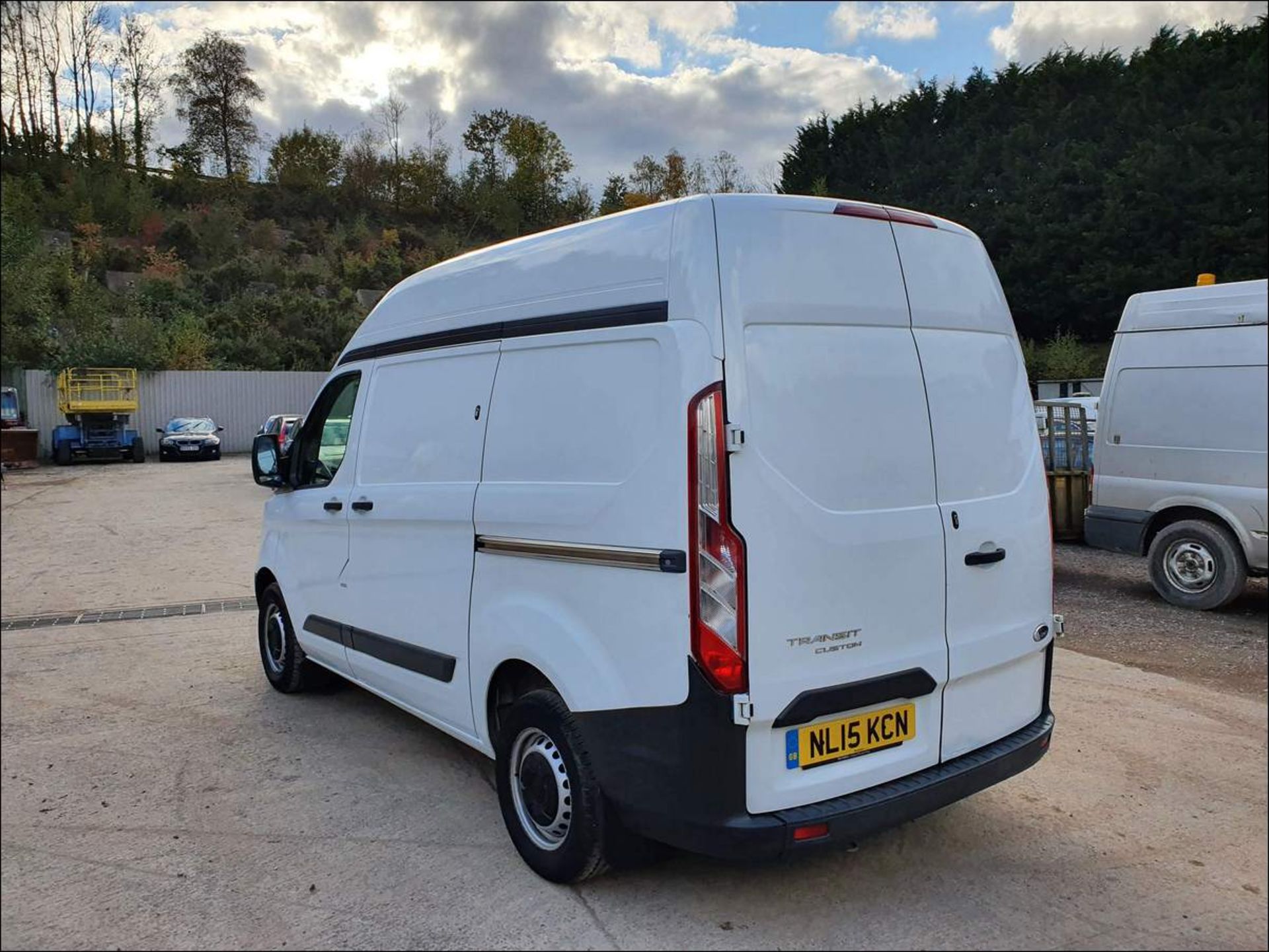 15/15 FORD TRANSIT CUSTOM 290 ECO-TE - 2198cc 5dr Van (White, 60k) - Image 5 of 13