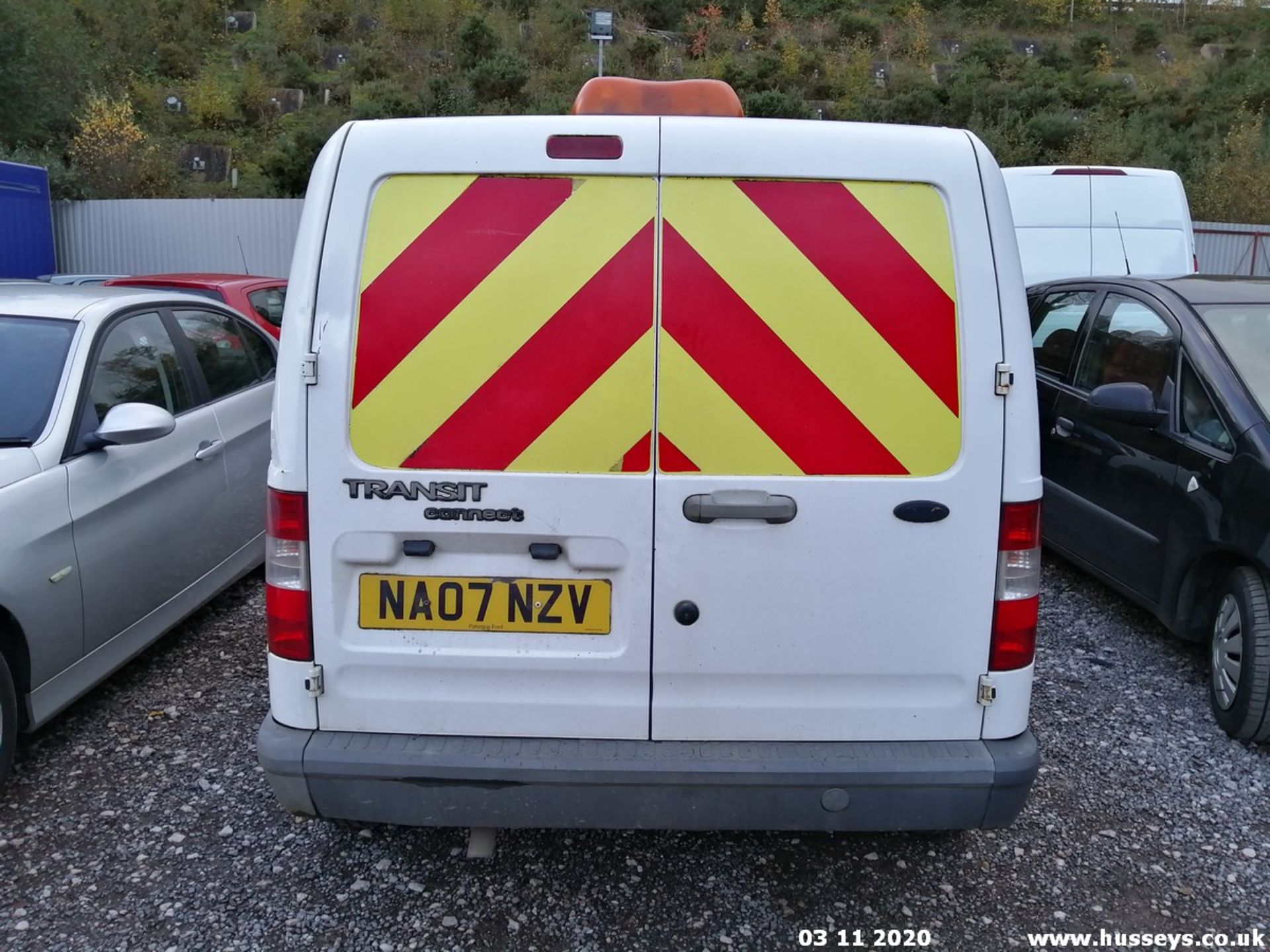 07/07 FORD TRANSIT CONN T200 75 - 1753cc 5dr Van (White, 170k) - Image 7 of 10