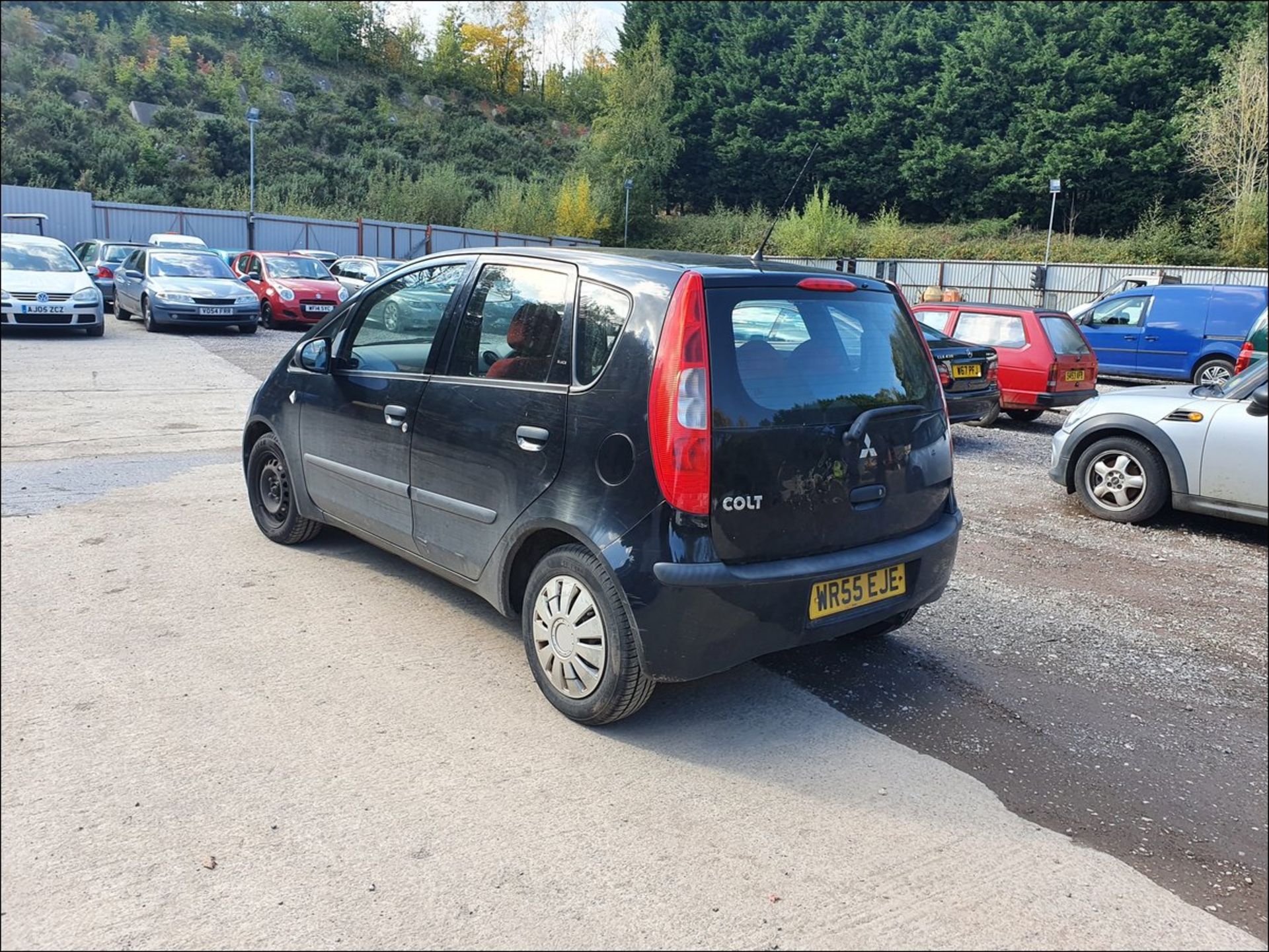 05/55 MITSUBISHI COLT BLACK - 1124cc 5dr Hatchback (Black, 131k) - Image 5 of 11