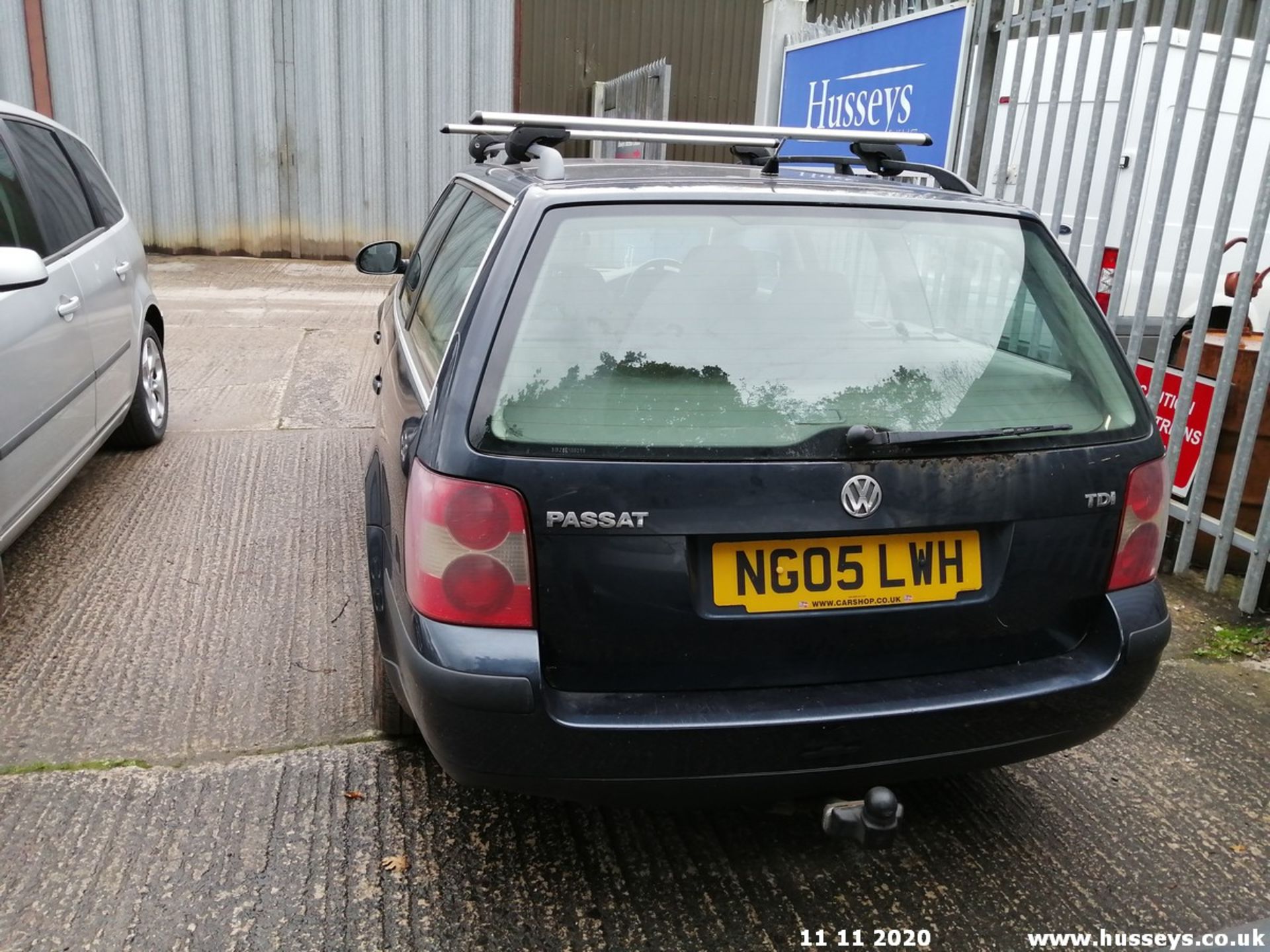 05/05 VOLKSWAGEN PASSAT TRENDLINE TDI 100 - 1896cc 5dr Estate (Blue, 205k) - Image 5 of 9