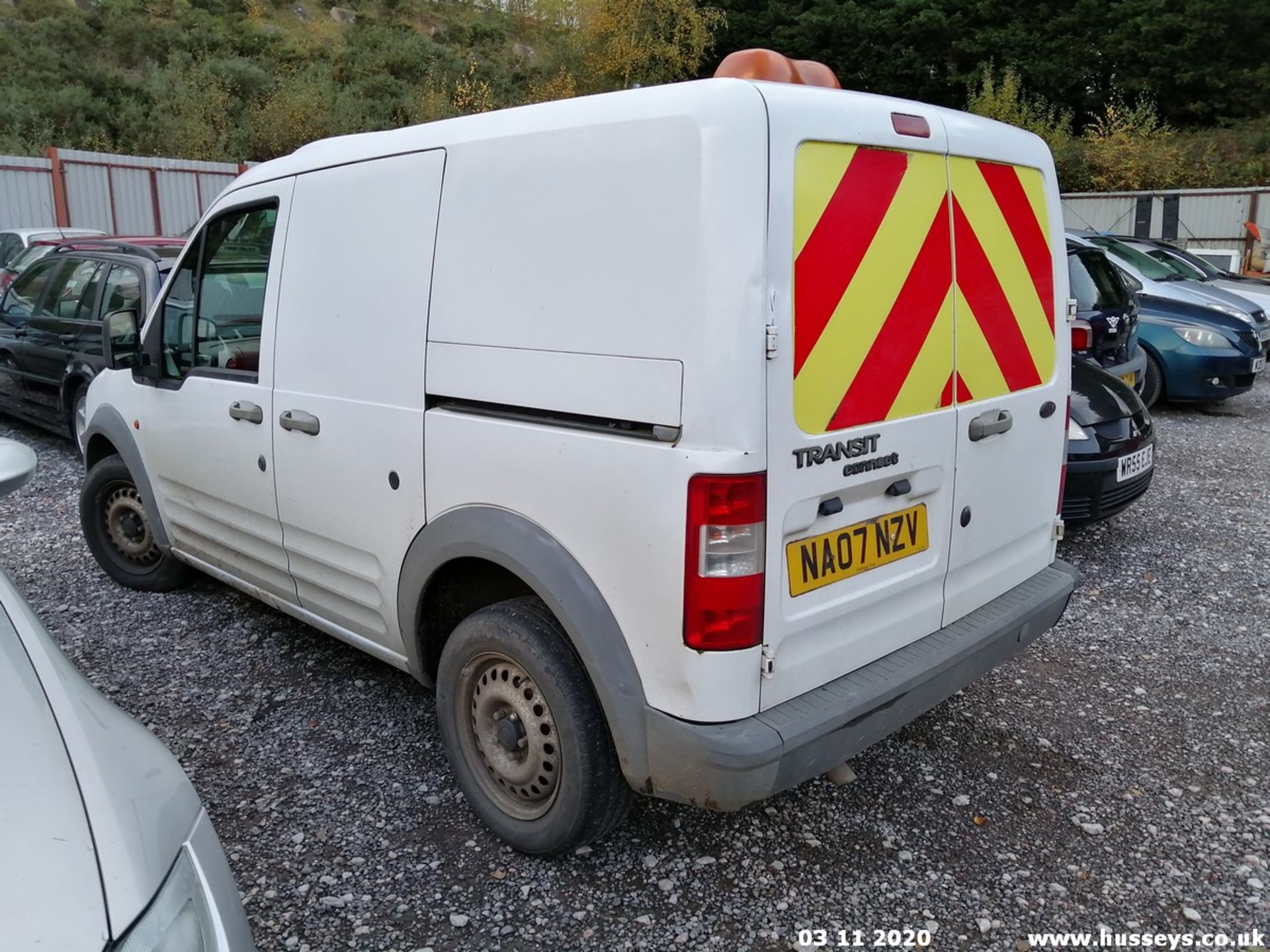 07/07 FORD TRANSIT CONN T200 75 - 1753cc 5dr Van (White, 170k) - Image 4 of 10