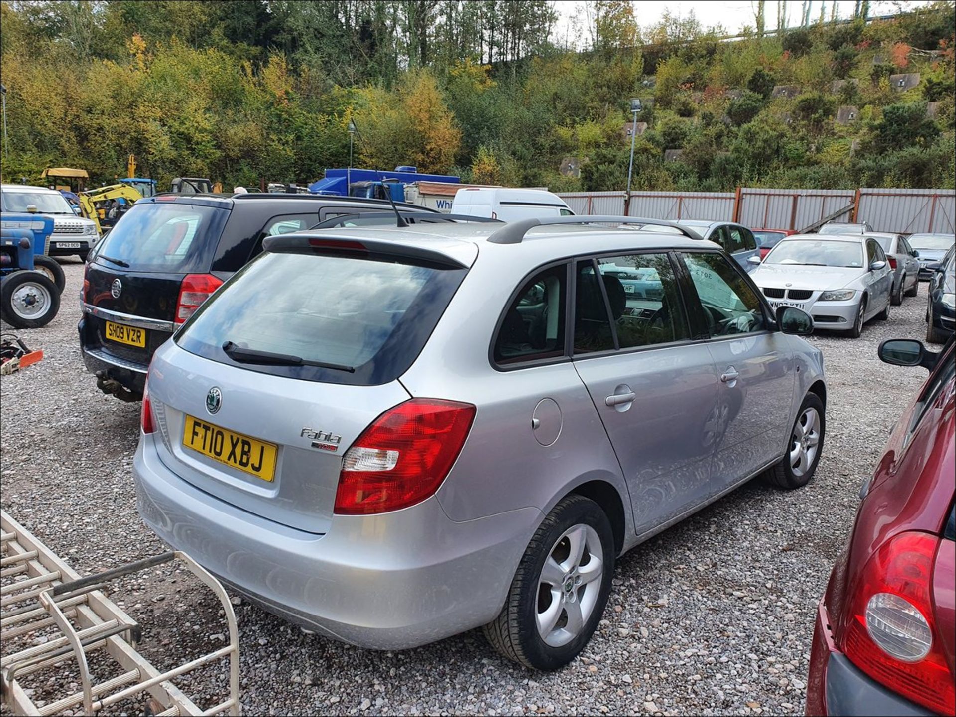 10/10 SKODA FABIA SE TDI CR 105 - 1598cc 5dr Estate (Silver, 140k) - Image 4 of 9