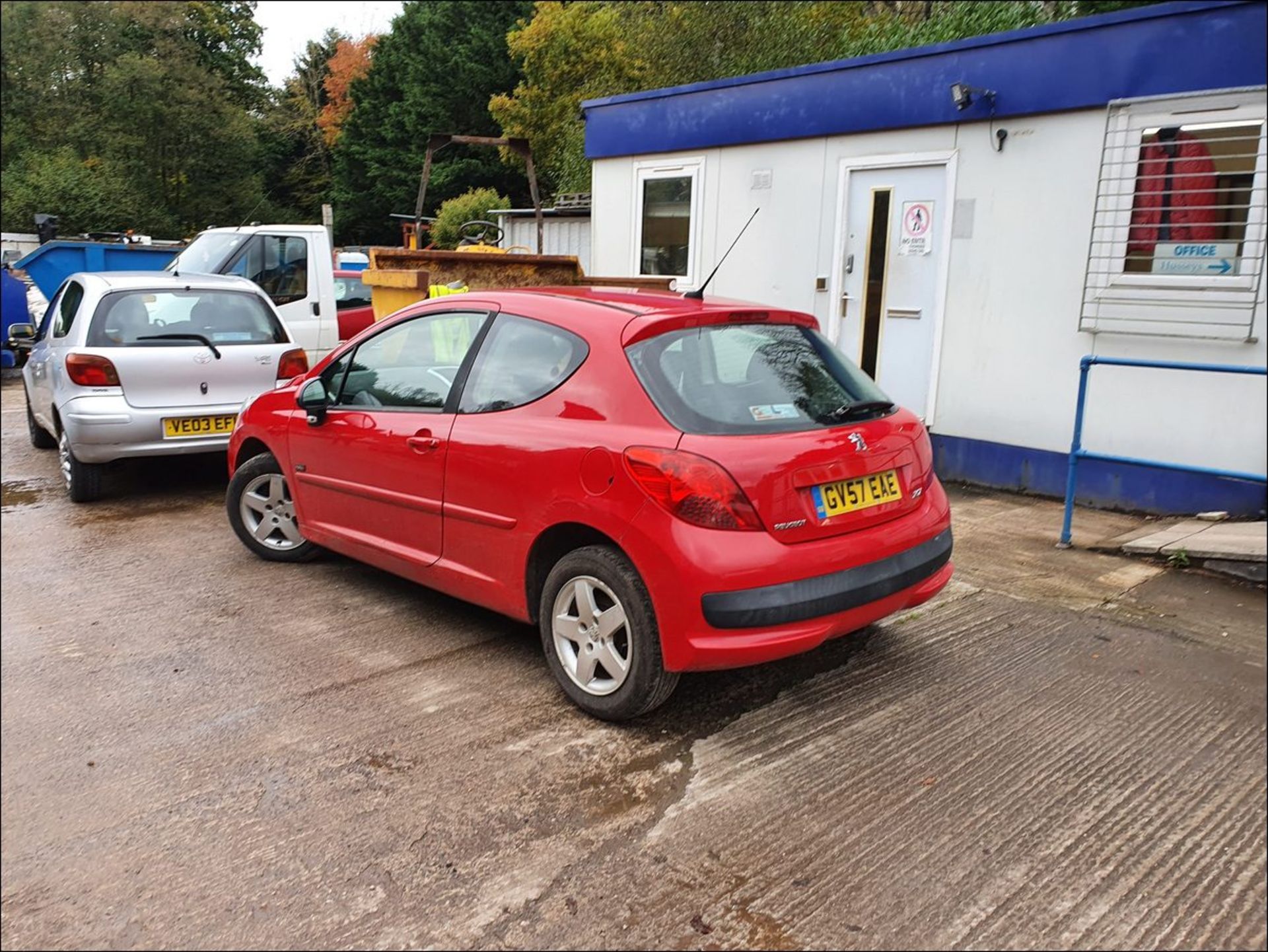 07/57 PEUGEOT 207 M:PLAY - 1360cc 3dr Hatchback (Red, 88k) - Image 4 of 11