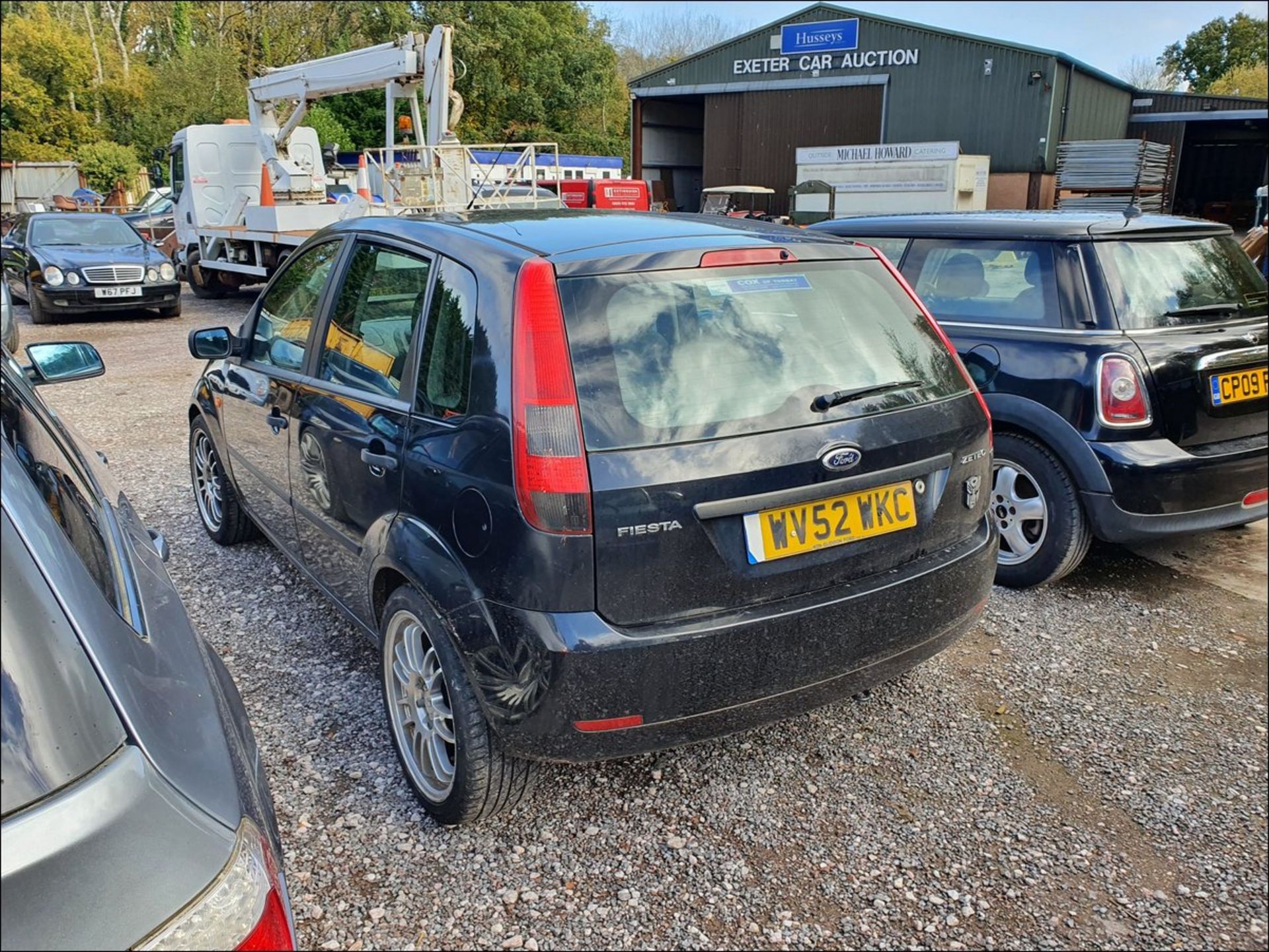 02/52 FORD FIESTA ZETEC - 1388cc 5dr Hatchback (Black, 72k) - Image 3 of 10