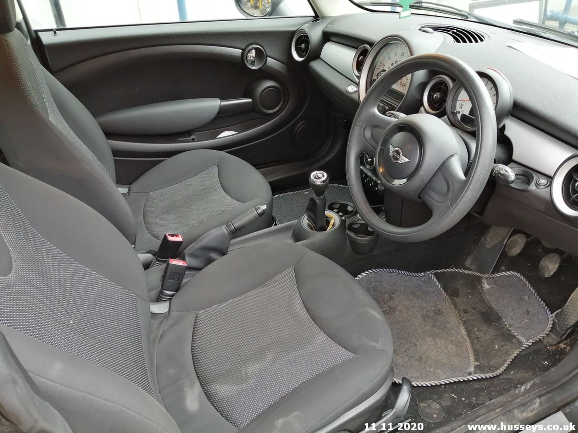 13/62 MINI COOPER - 1598cc 3dr Hatchback (Black, 57k) - Image 11 of 13