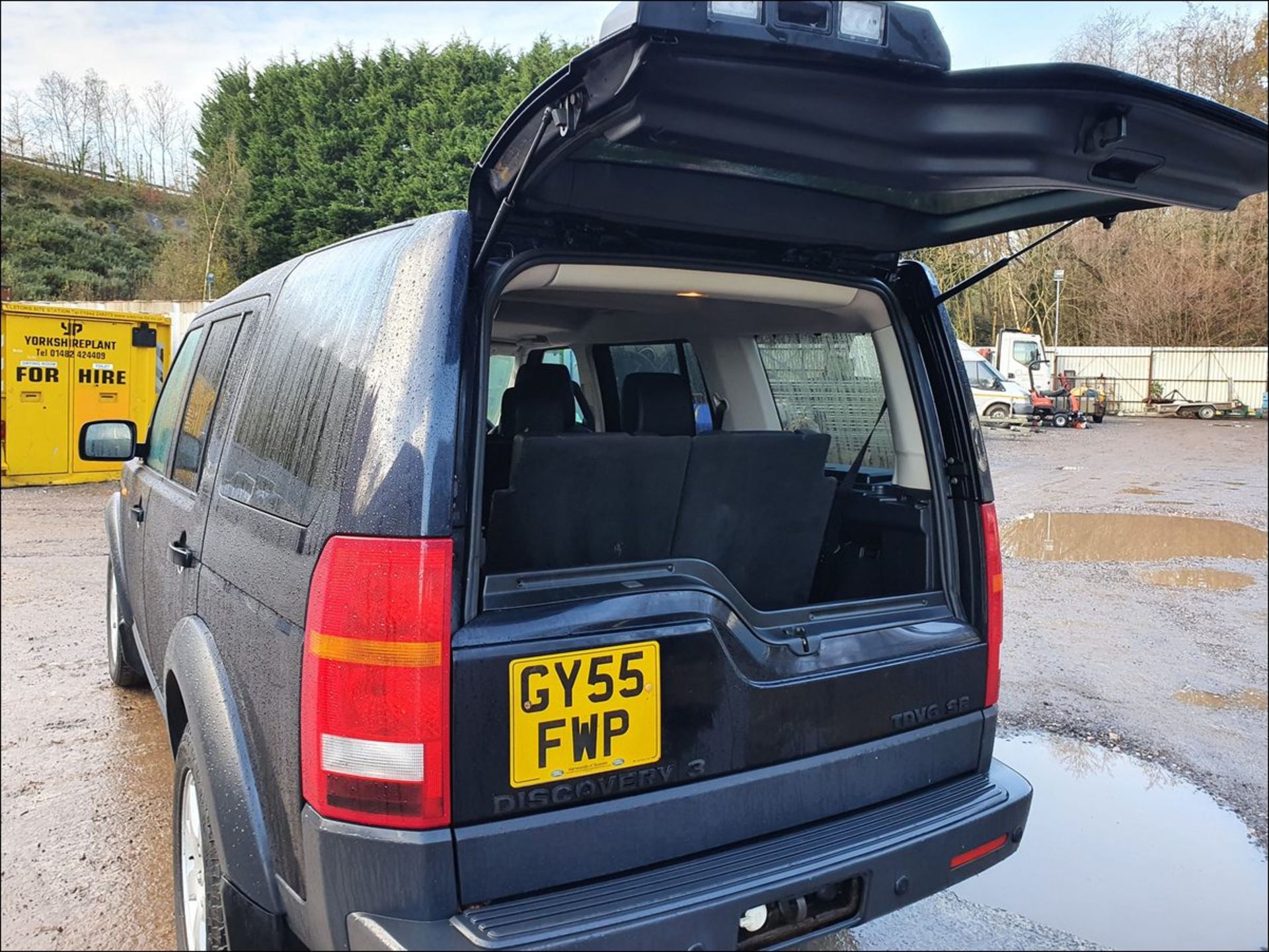 05/55 LAND ROVER DISCOVERY 3 TDV6 SE AUTO - 2720cc 5dr Estate (Blue, 235k) - Image 10 of 11