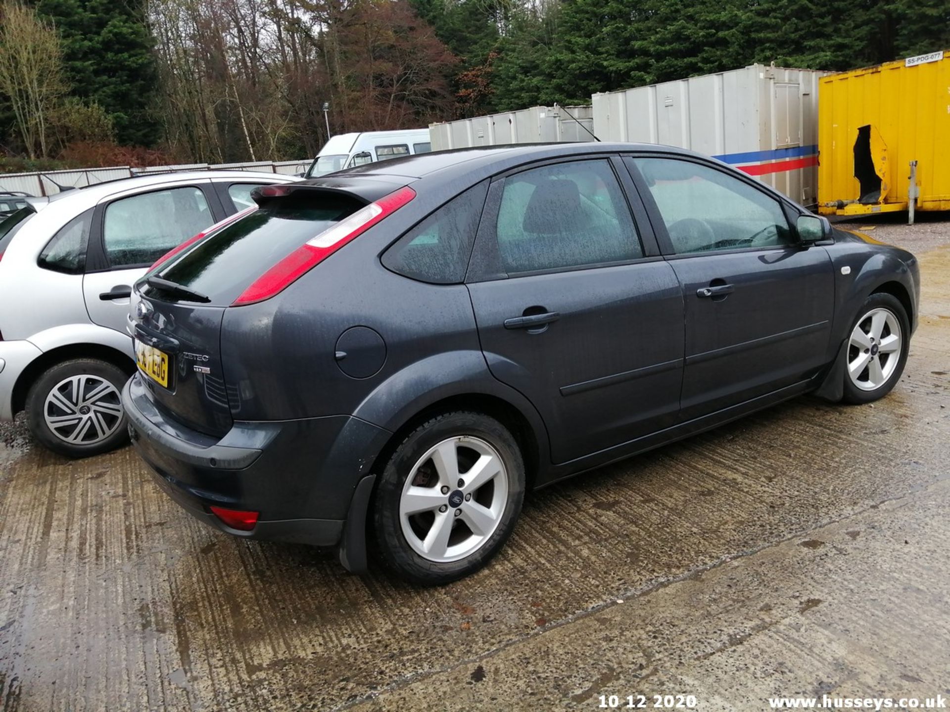 07/57 FORD FOCUS ZETEC CLIMATE TDCI - 1753cc 5dr Hatchback (Grey, 63k) - Image 6 of 12