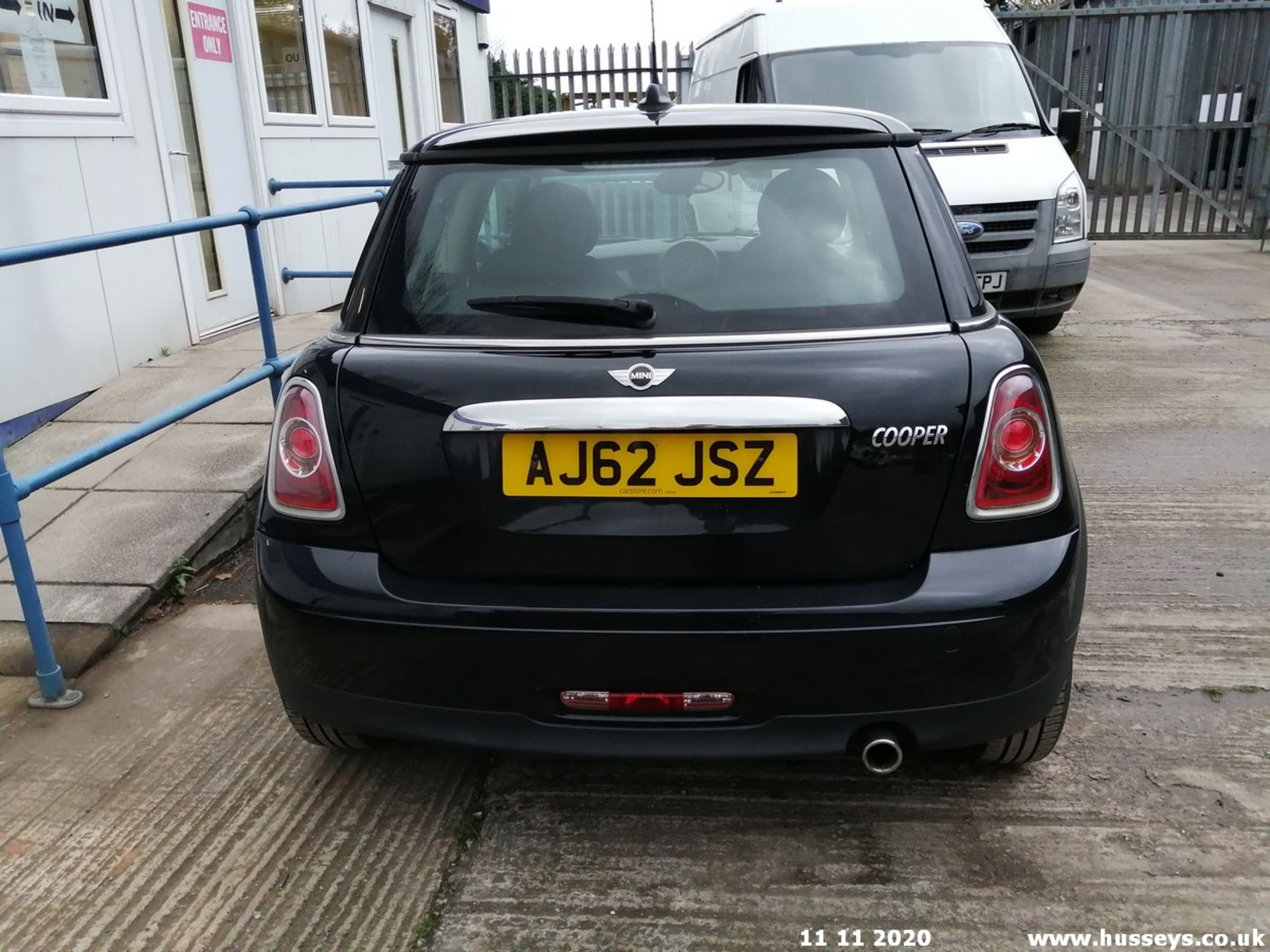 13/62 MINI COOPER - 1598cc 3dr Hatchback (Black, 57k) - Image 8 of 13