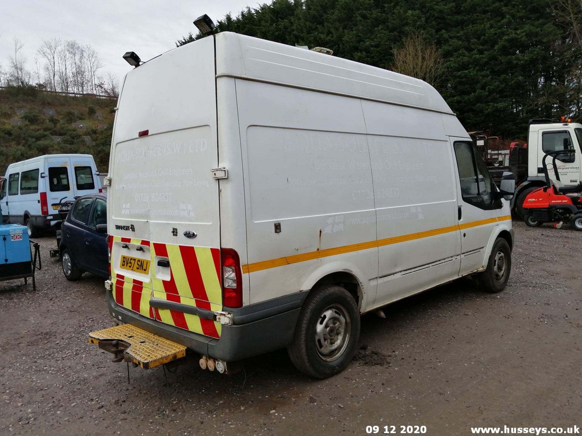 08/57 FORD TRANSIT 100 T350M RWD - 2402cc Van (White, 144k) - Image 3 of 6