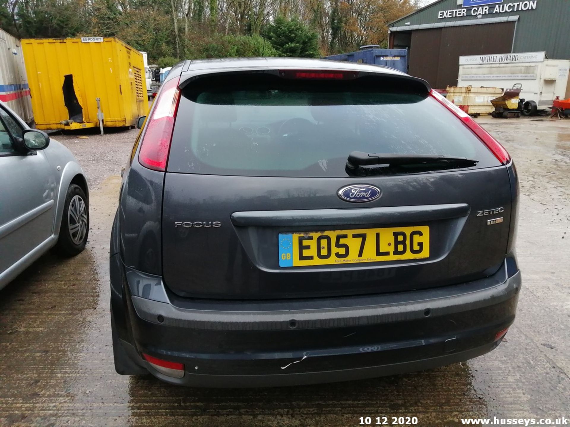 07/57 FORD FOCUS ZETEC CLIMATE TDCI - 1753cc 5dr Hatchback (Grey, 63k) - Image 8 of 12