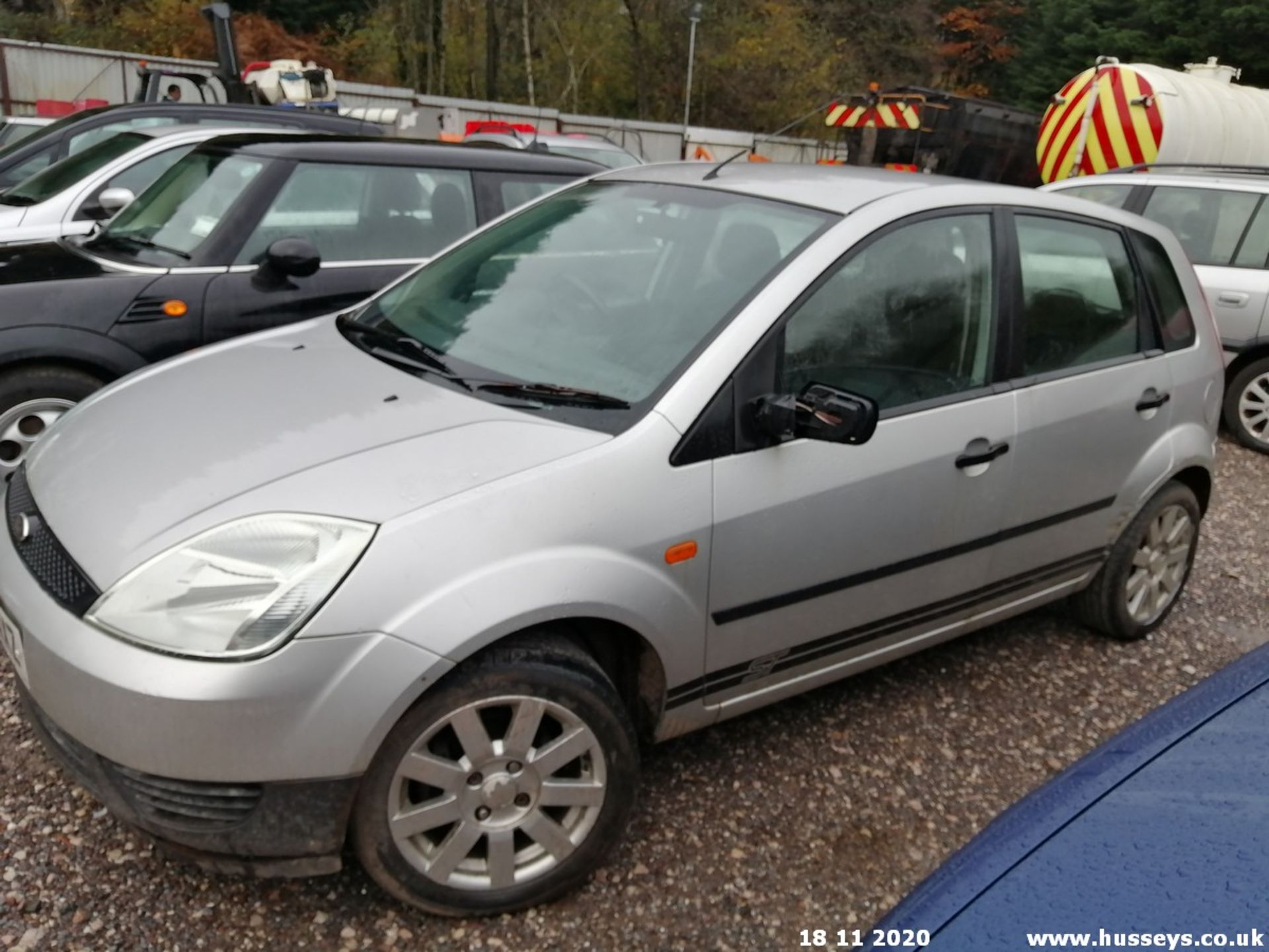 04/04 FORD FIESTA LX - 1242cc 5dr Hatchback (Silver, 115k) - Image 3 of 10