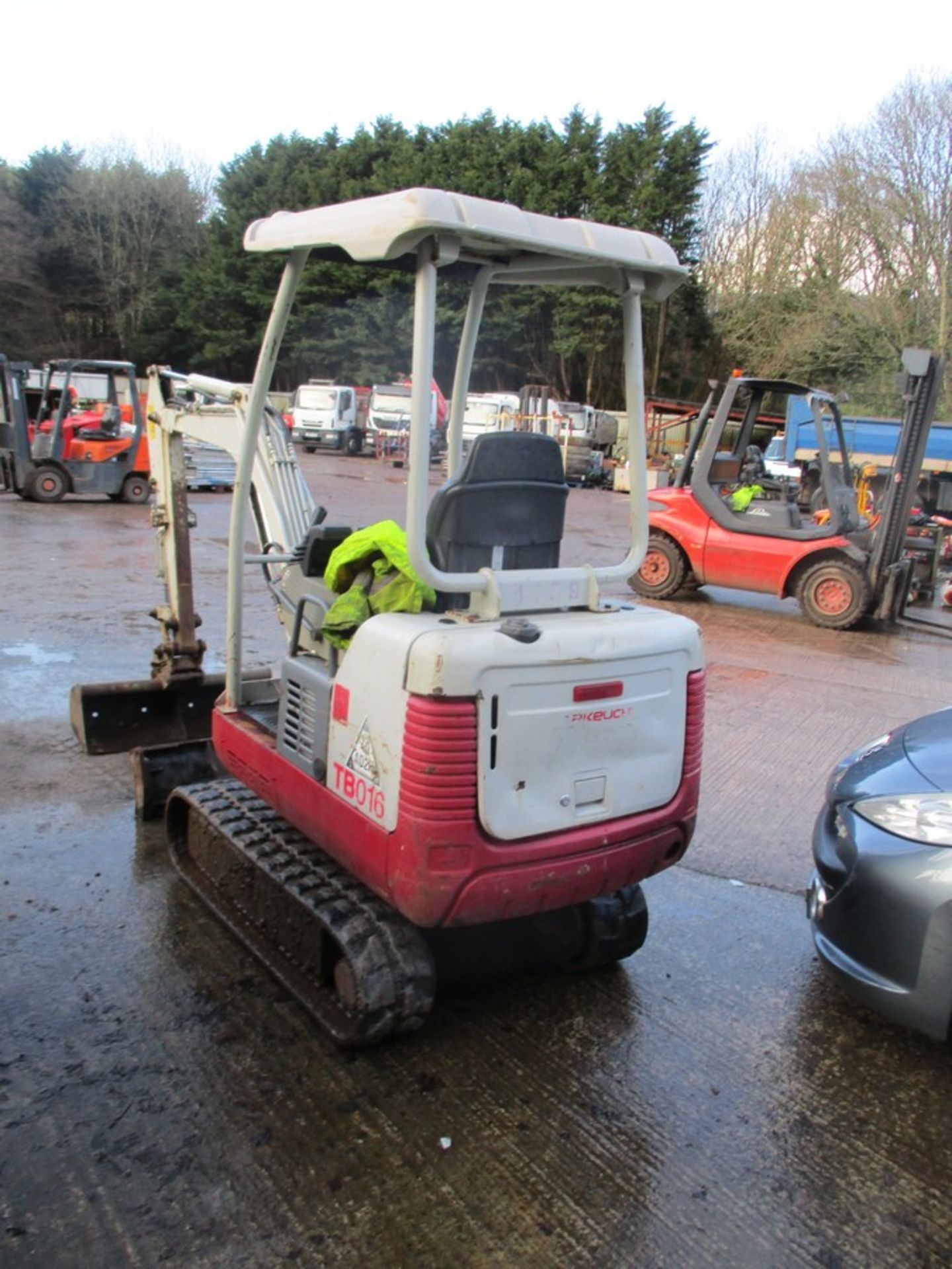 TAKEUCHI TB016 MINI DIGGER C/W 3 BUCKETS 2011 3193HRS - Image 3 of 7