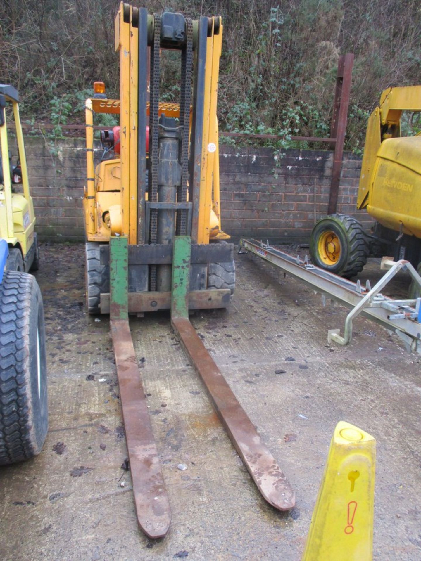 HYSTER 7 TON GAS FORKLIFT